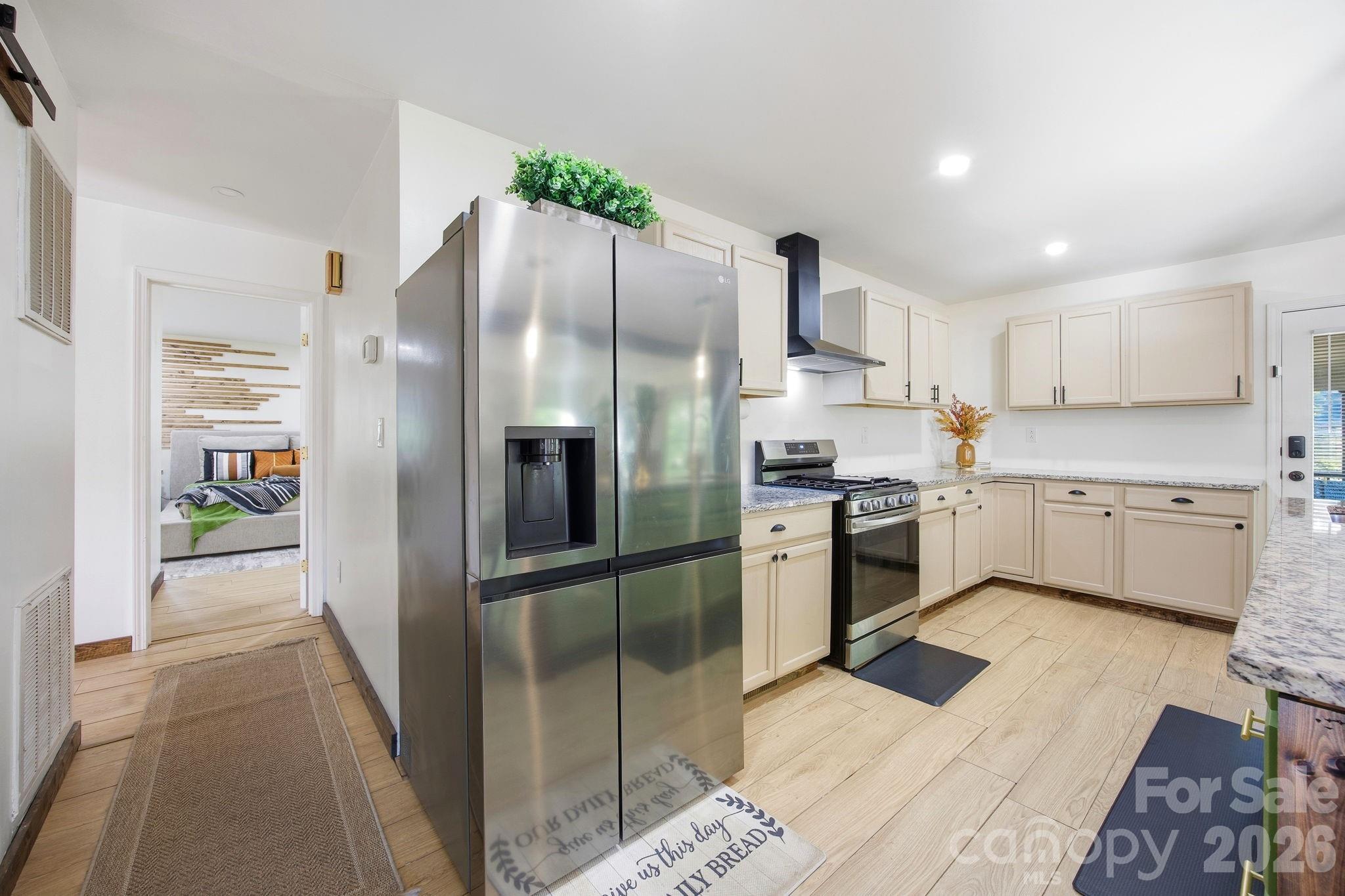 406 Vincent Court Property Photo 15