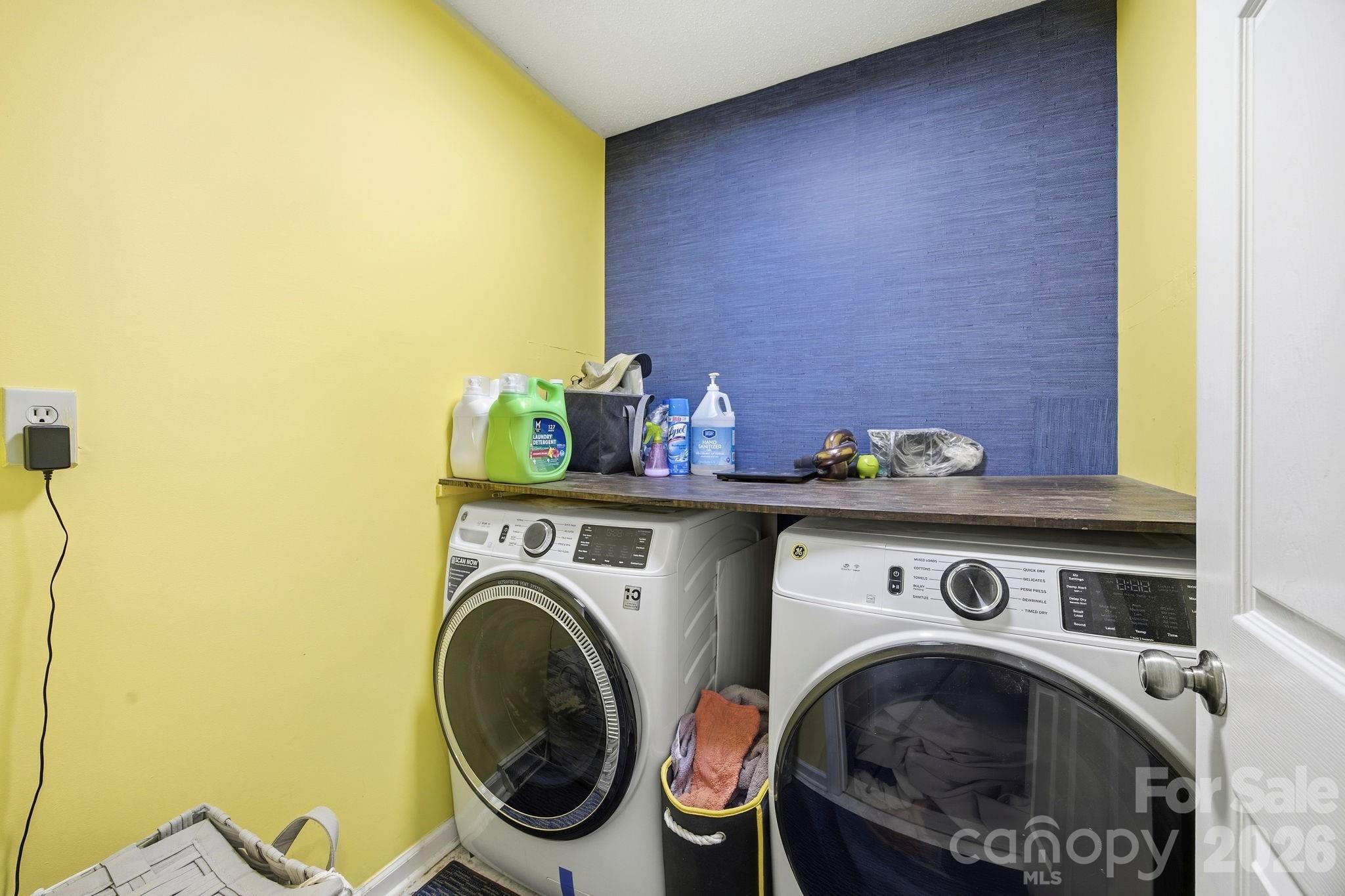406 Vincent Court Property Photo 27