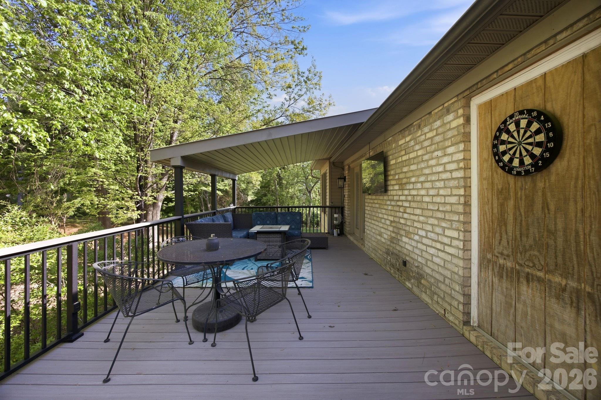 406 Vincent Court Property Photo 39