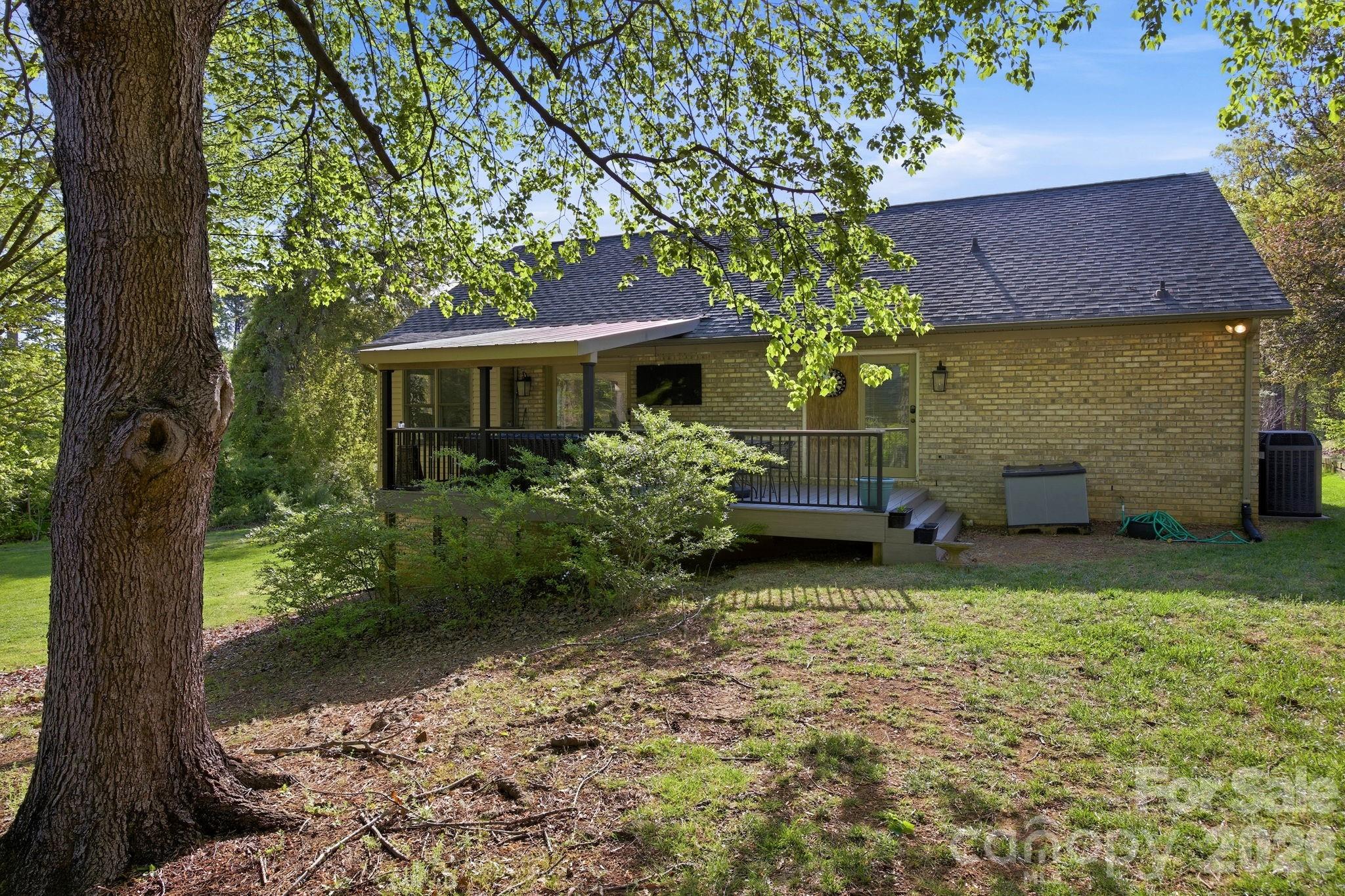 406 Vincent Court Property Photo 43