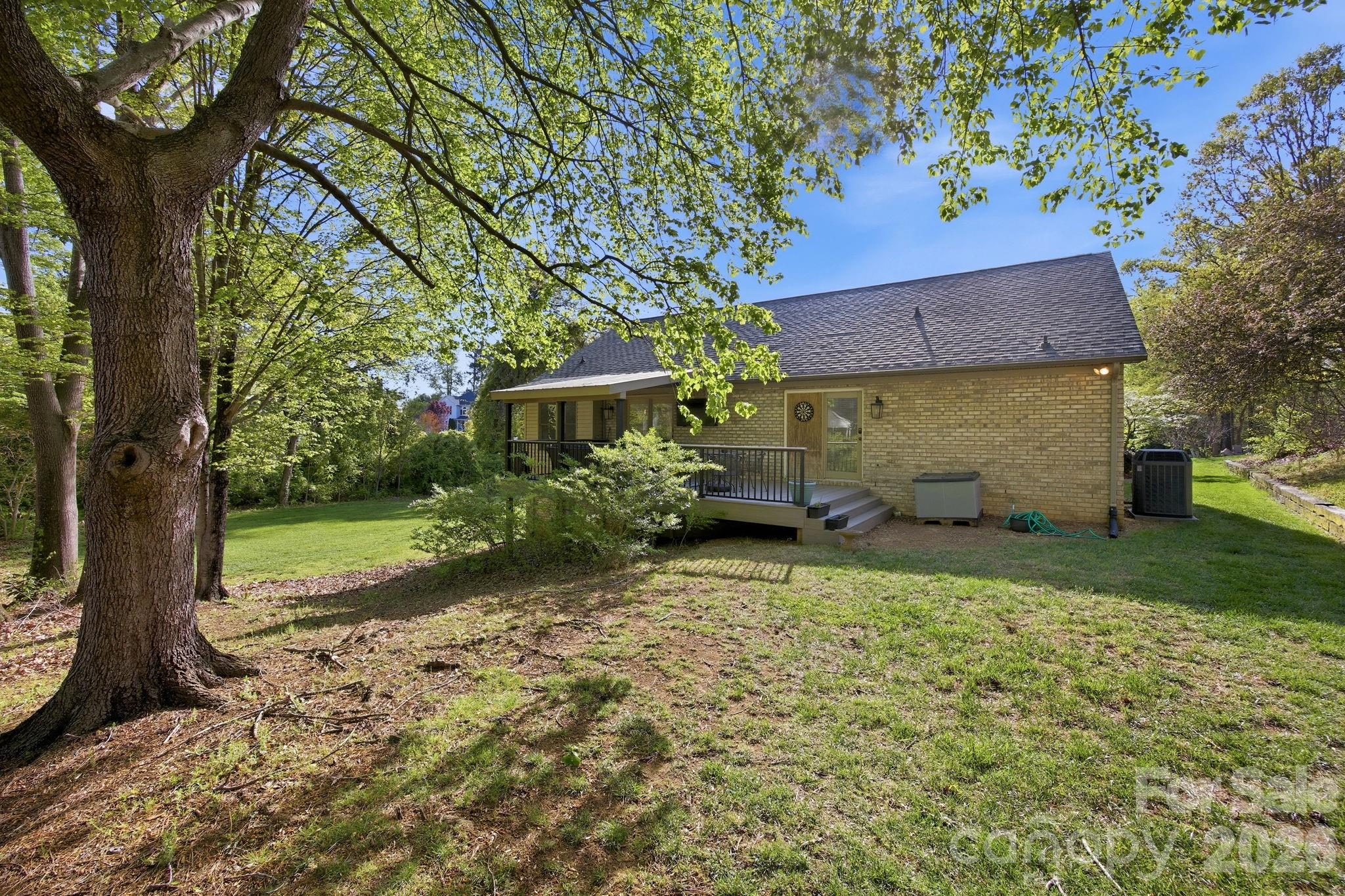 406 Vincent Court Property Photo 44