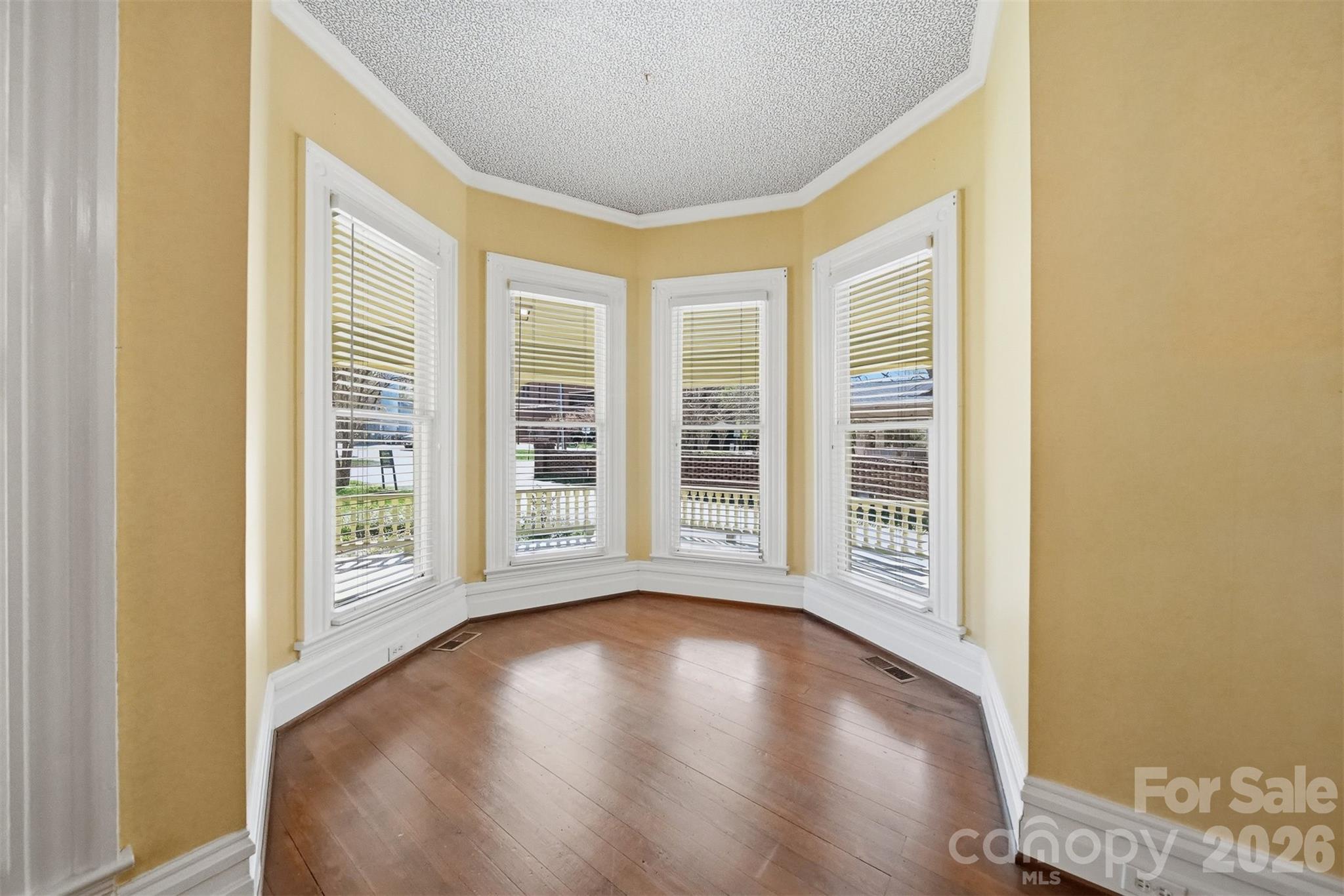 121 5th Avenue Property Photo 8