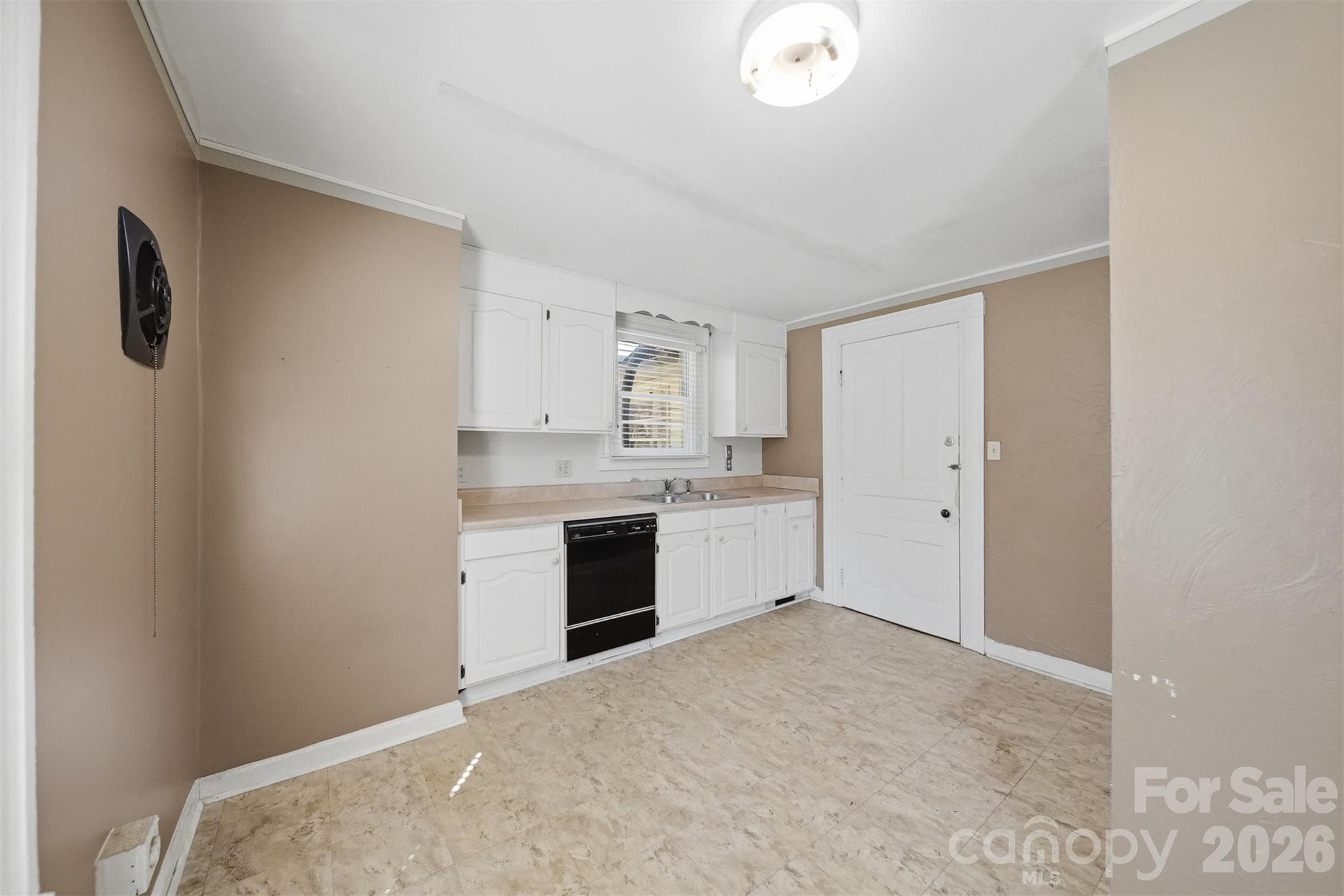121 5th Avenue Property Photo 11