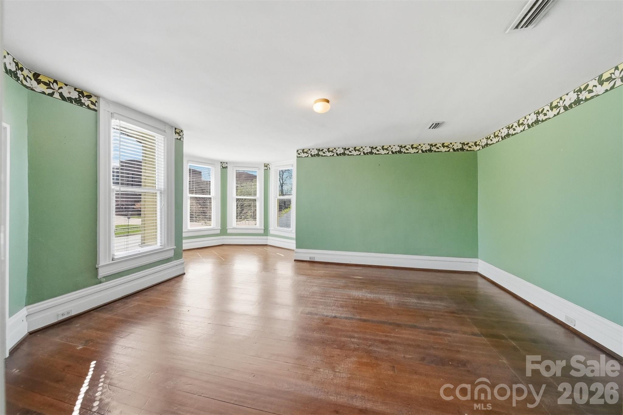121 5th Avenue Property Photo 22