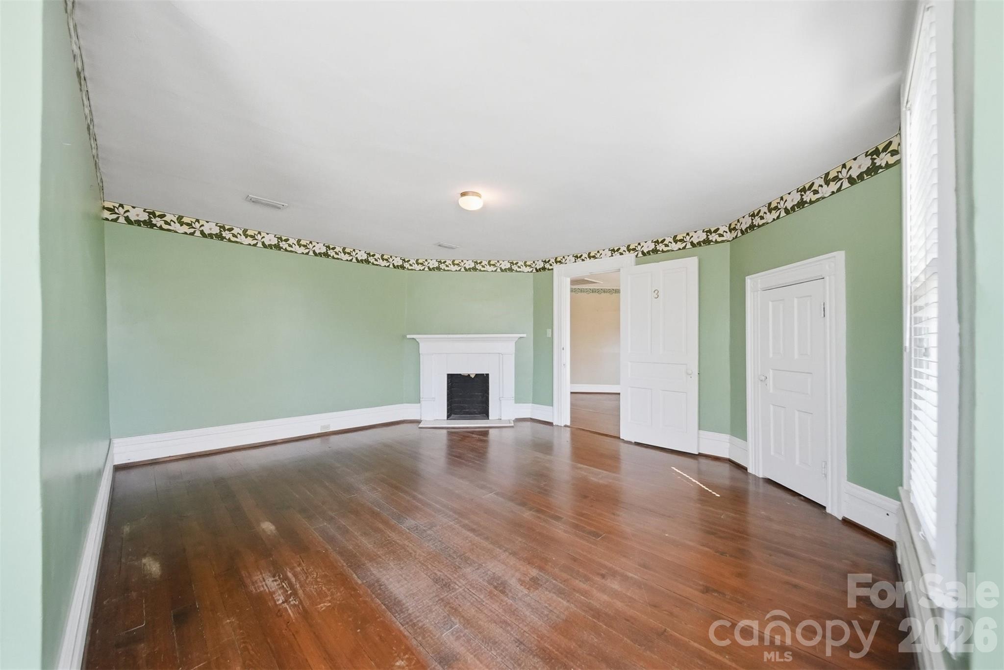 121 5th Avenue Property Photo 23