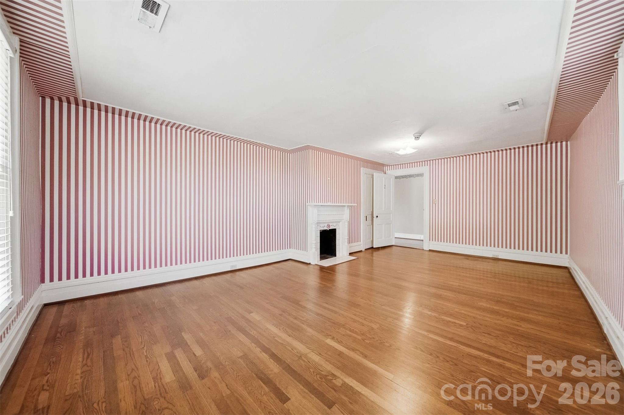 121 5th Avenue Property Photo 29