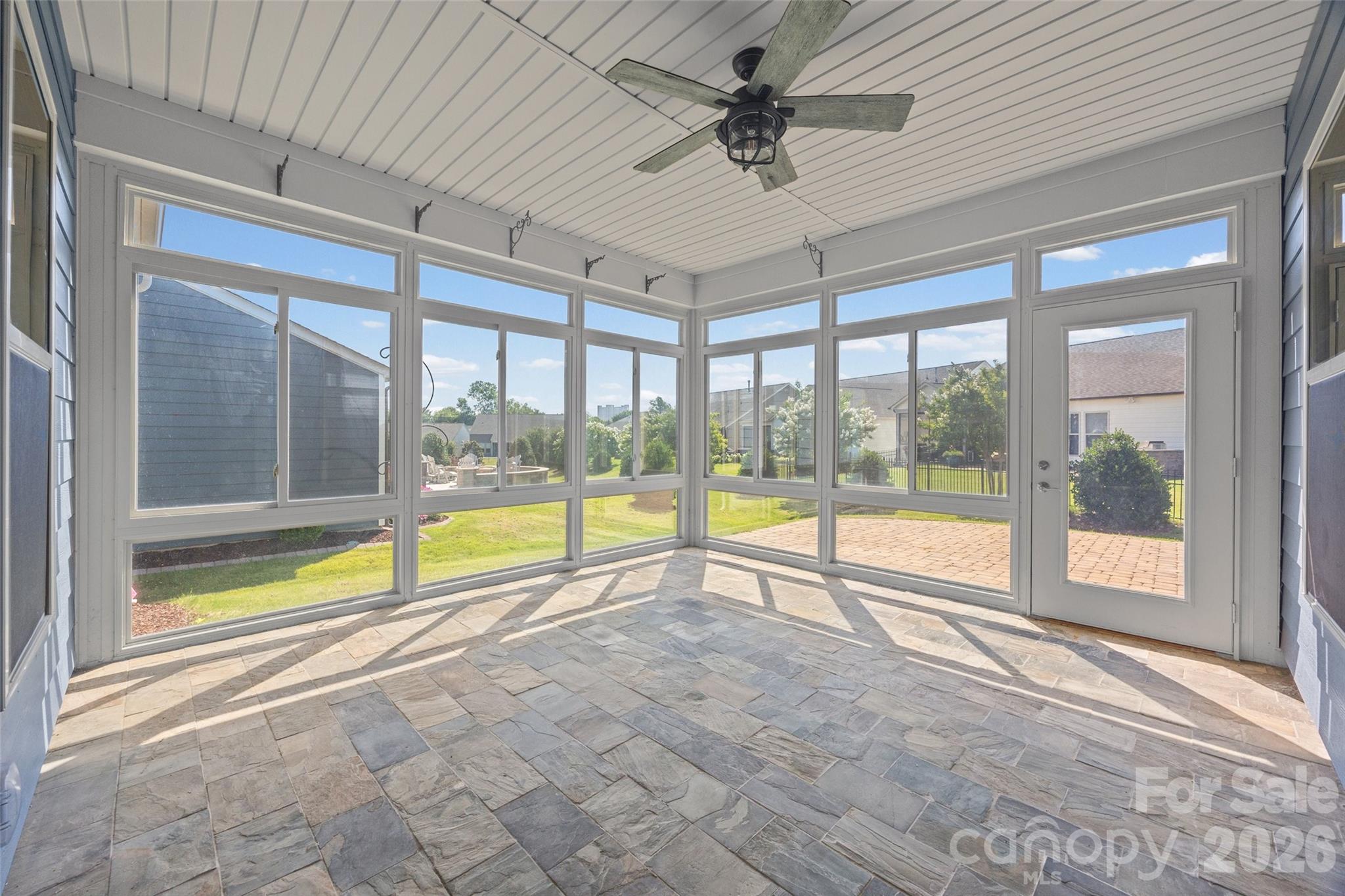 426 Haven Avenue Property Photo 4