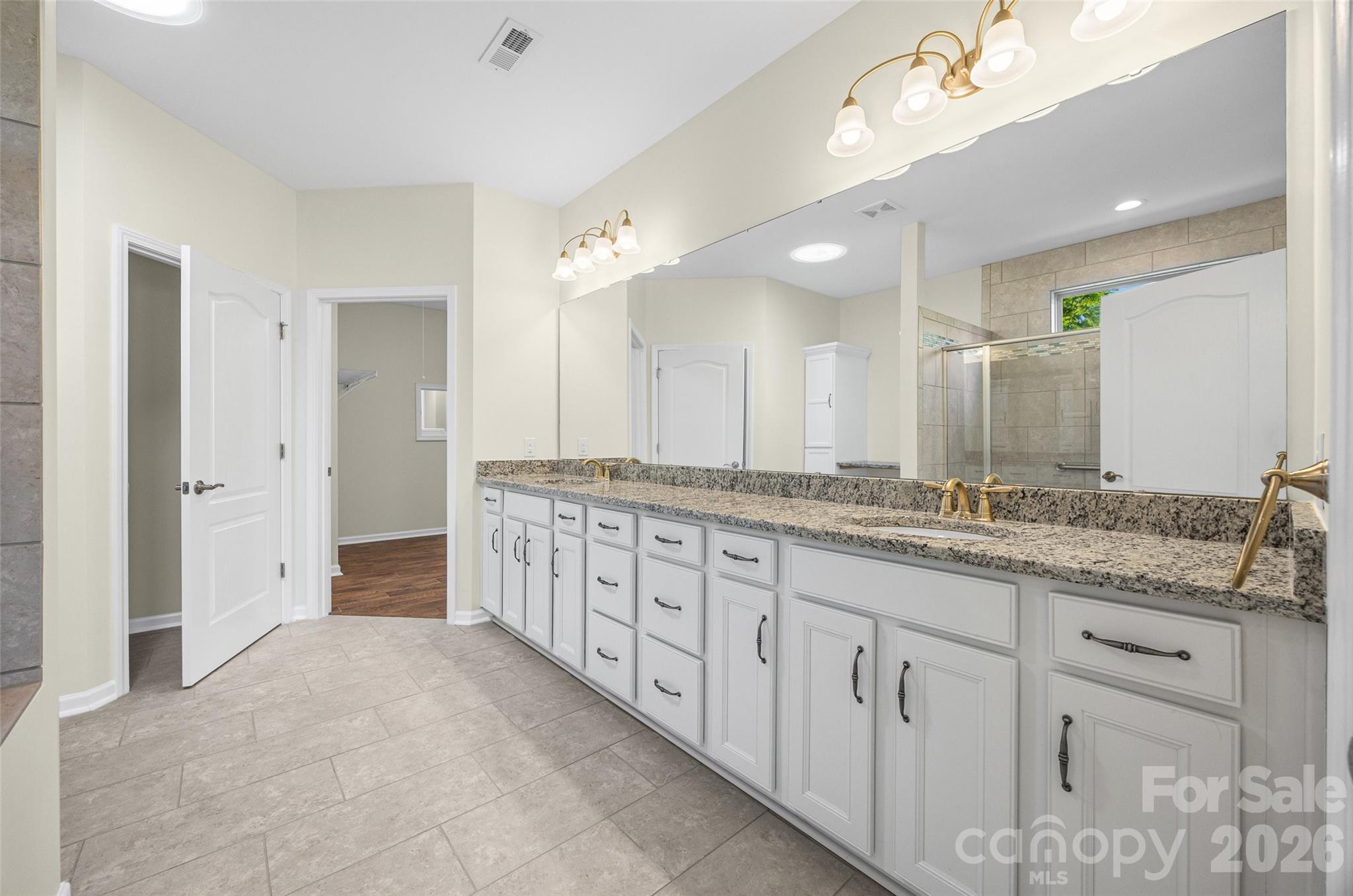 426 Haven Avenue Property Photo 26