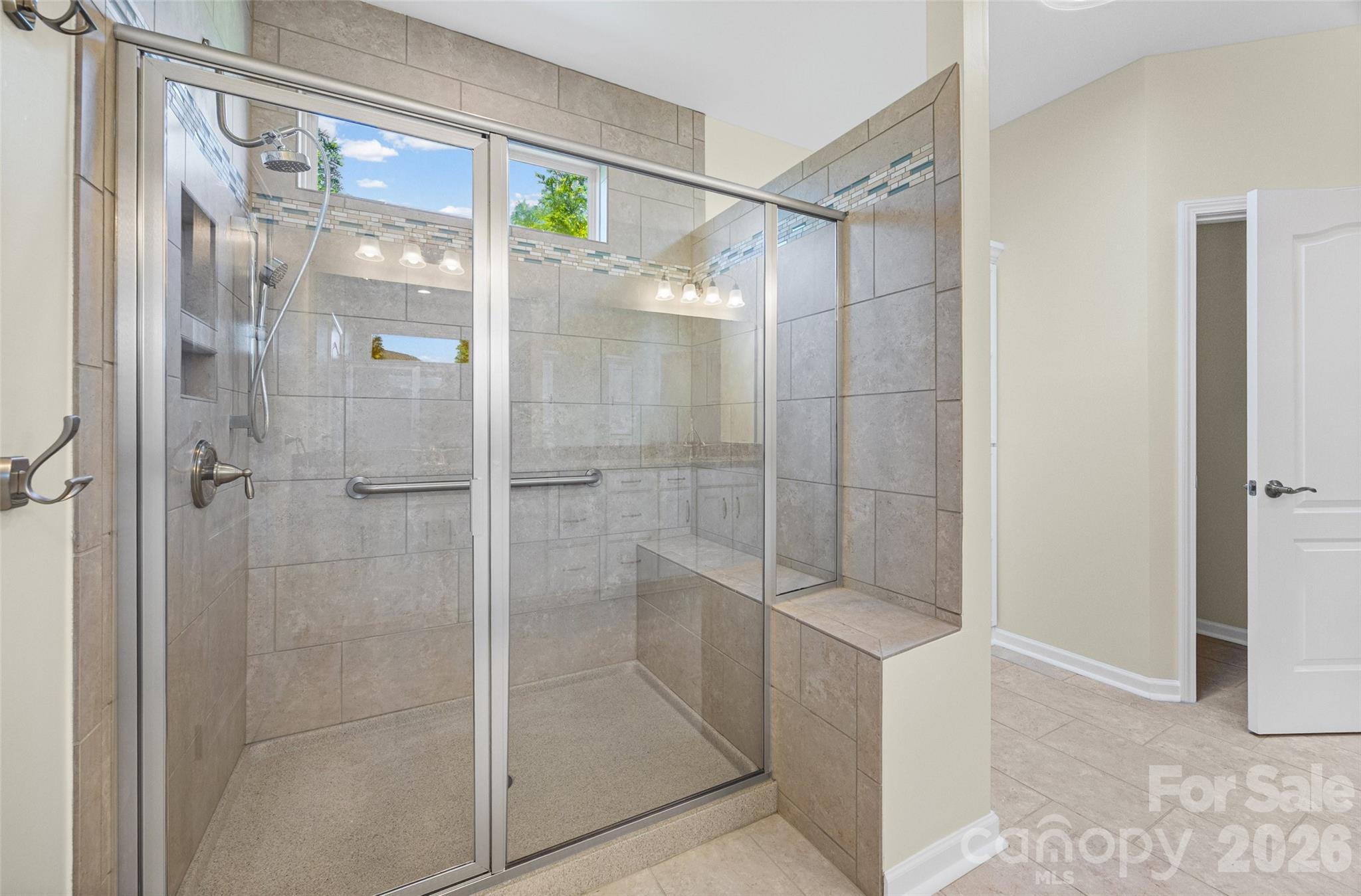 426 Haven Avenue Property Photo 28