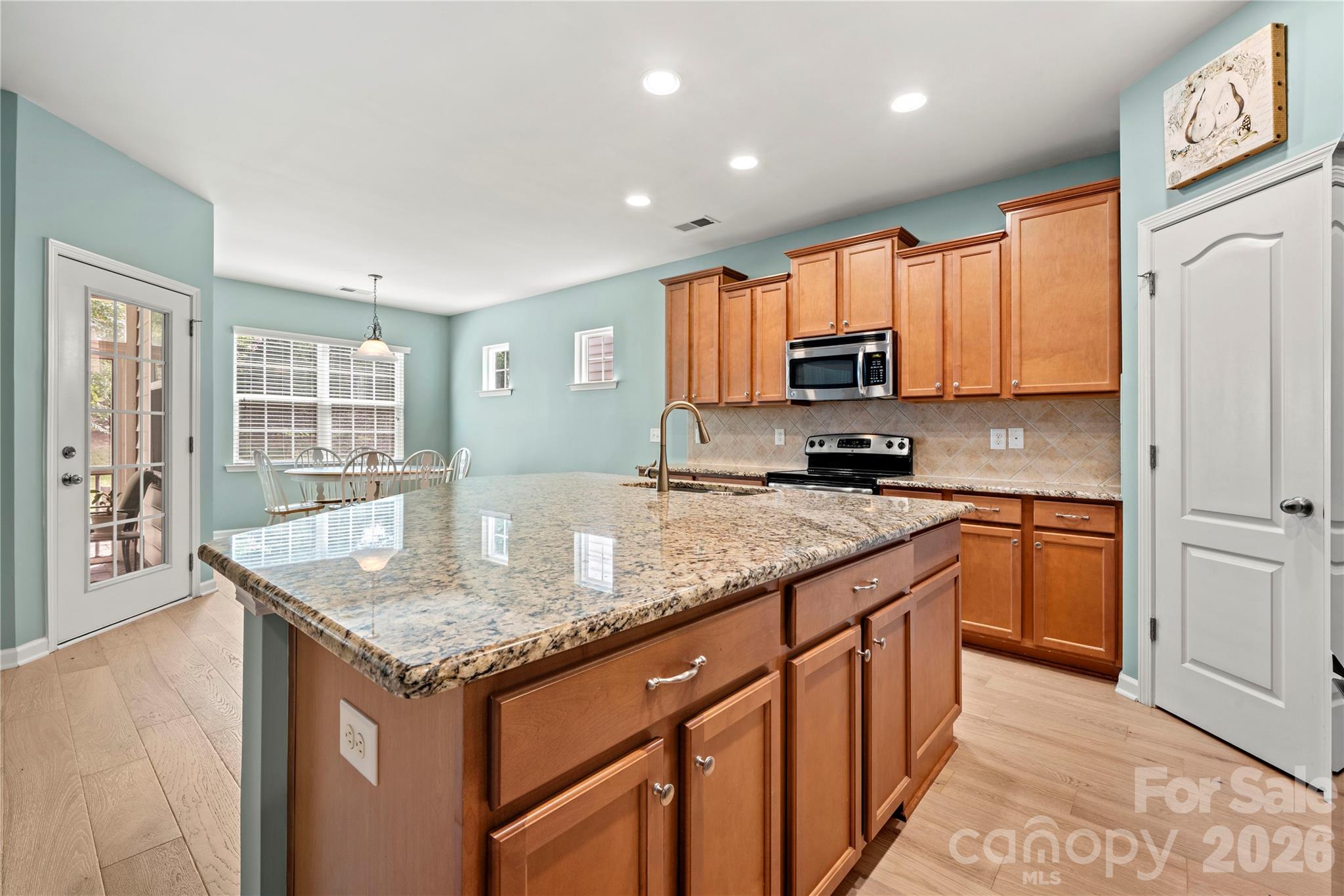 1601 Deer Meadows Drive Property Photo 3