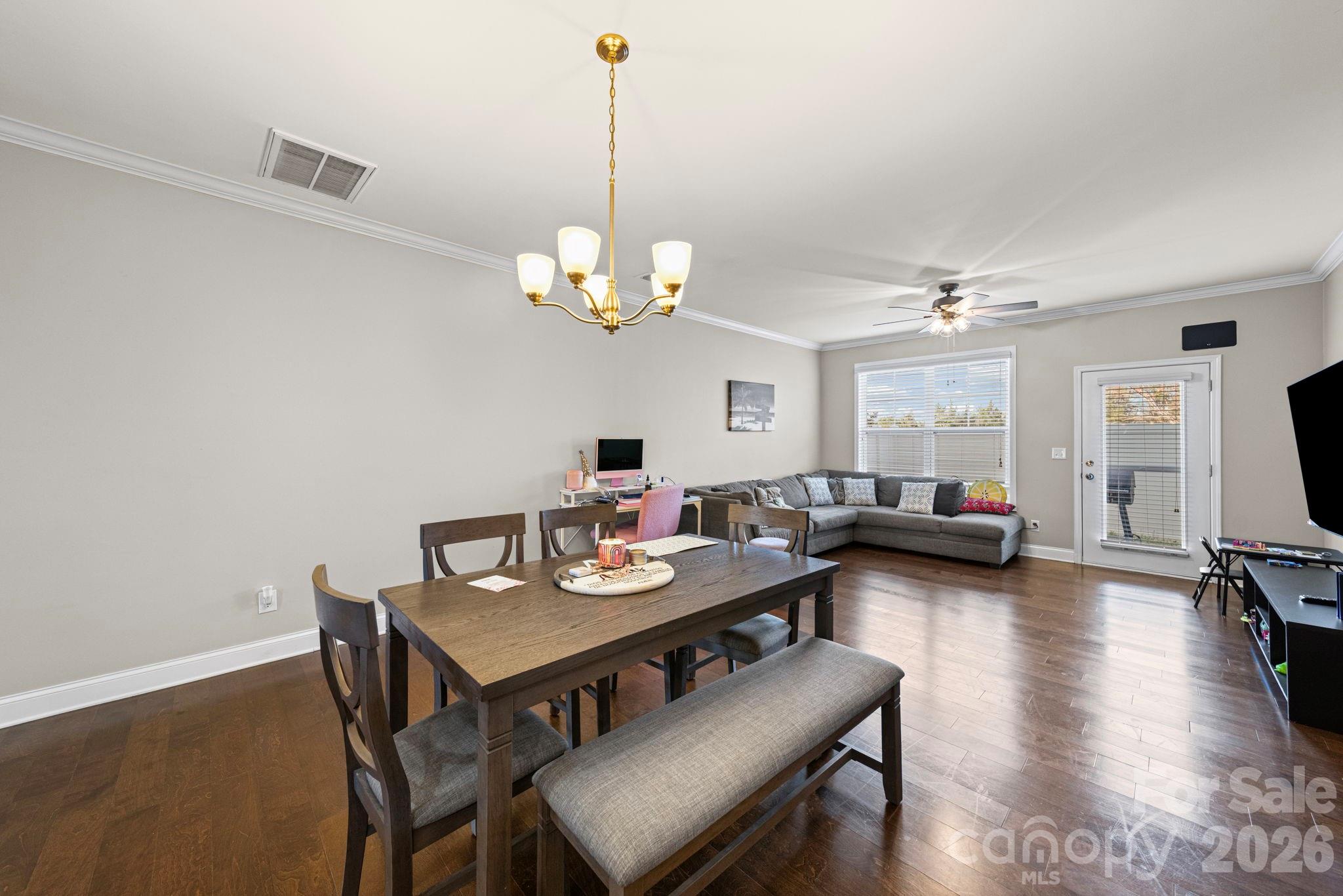1425 Bramblewood Drive Property Photo 7