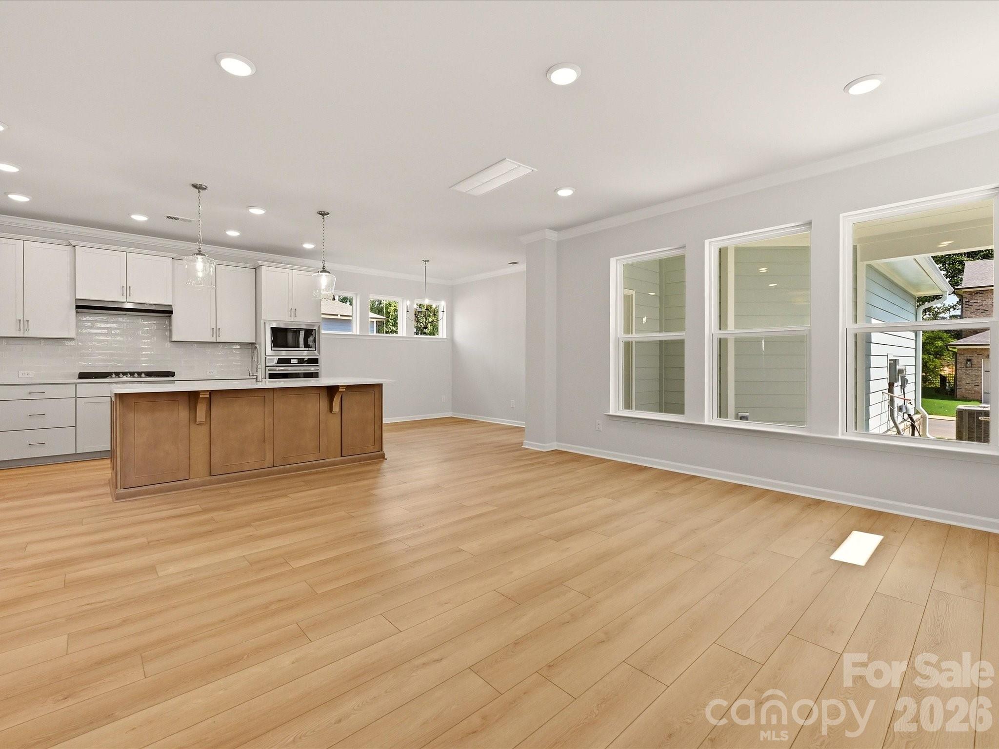 18200 Middle Springs Lane Property Photo 4