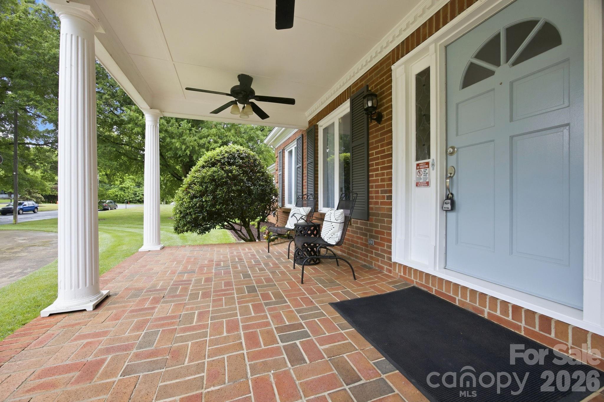 1215 Hillside Drive Property Photo 1