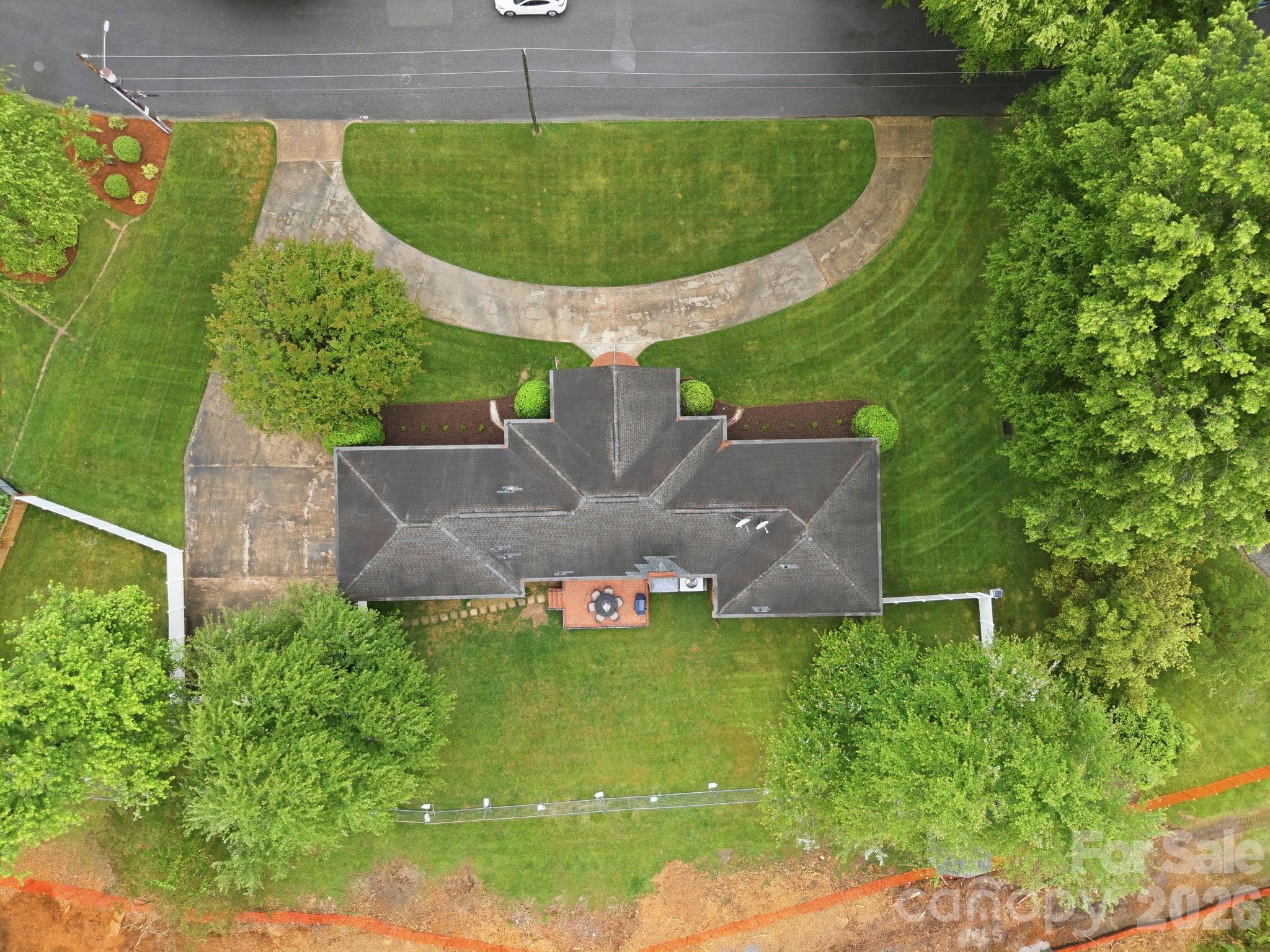1215 Hillside Drive Property Photo 2