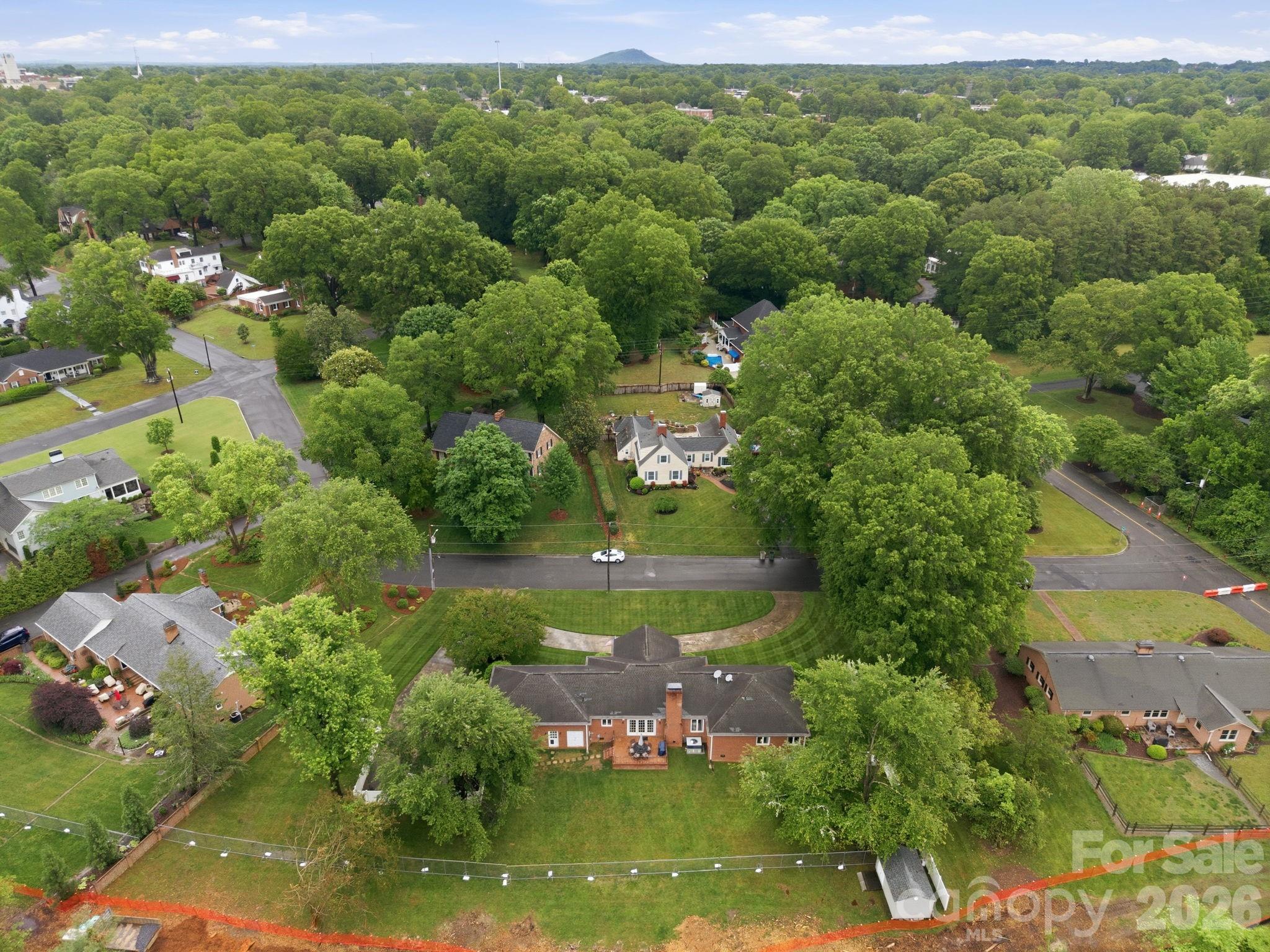 1215 Hillside Drive Property Photo 3