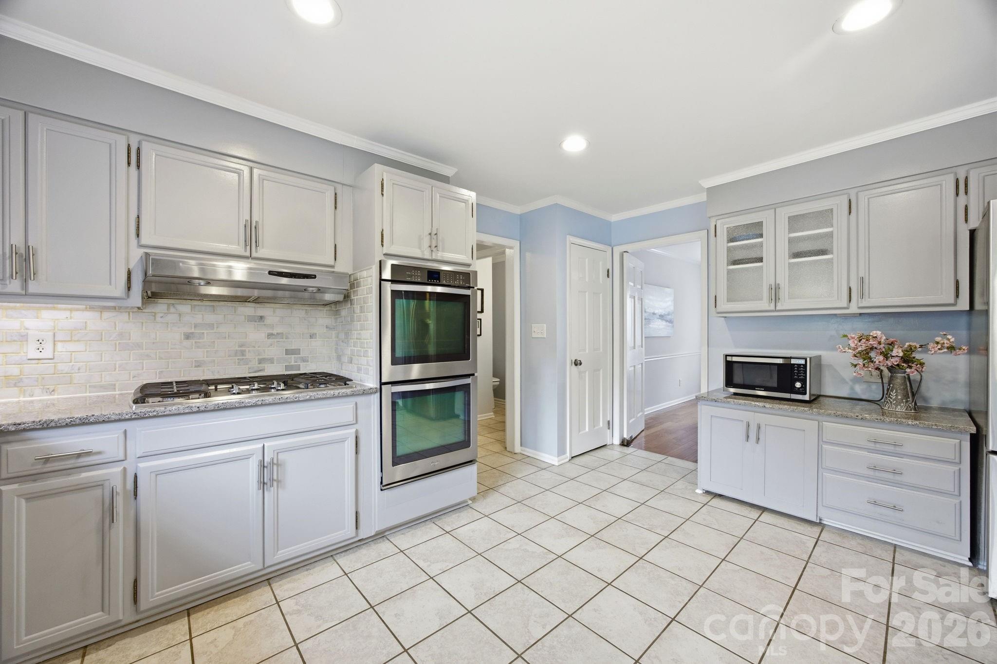 1215 Hillside Drive Property Photo 9