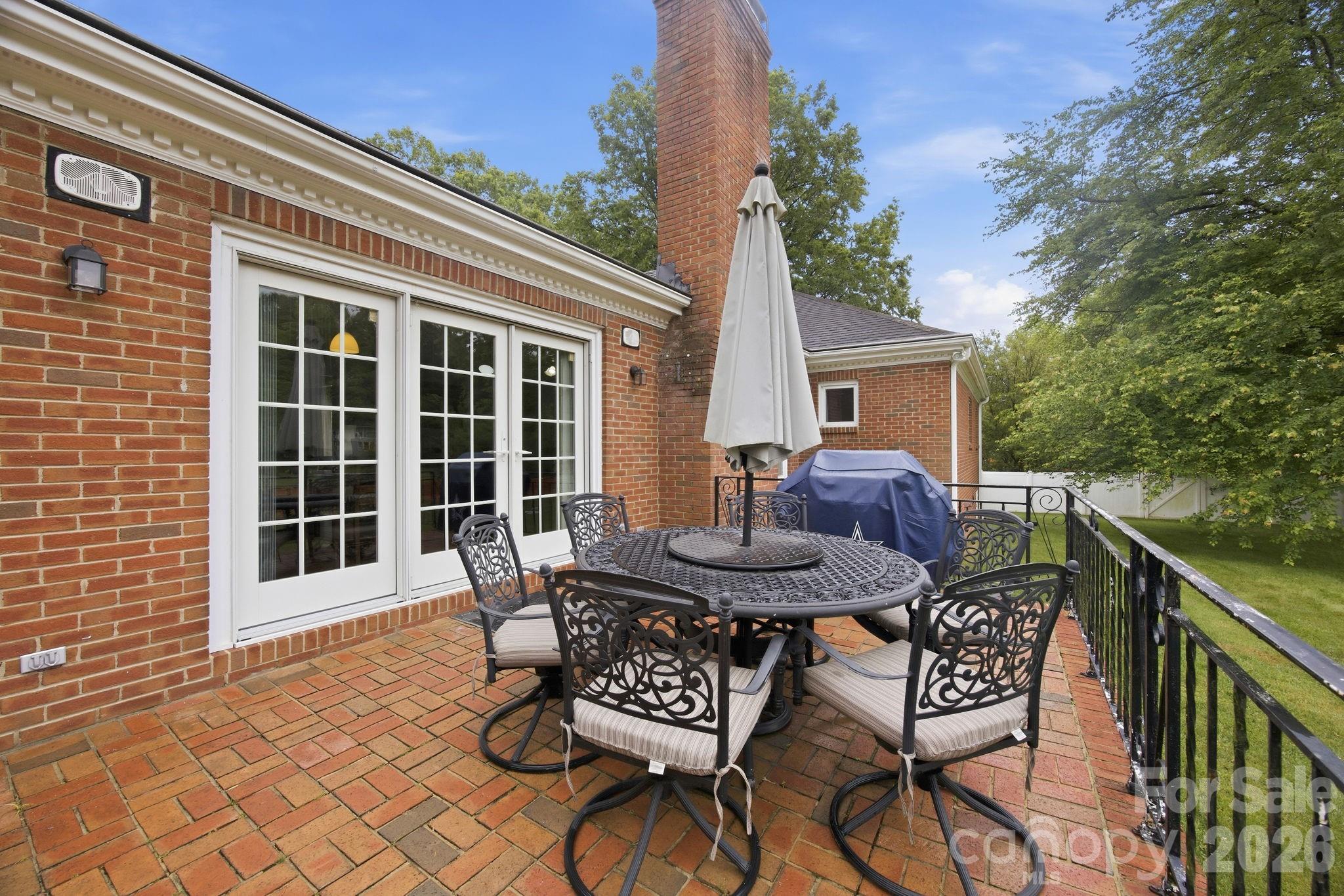 1215 Hillside Drive Property Photo 29