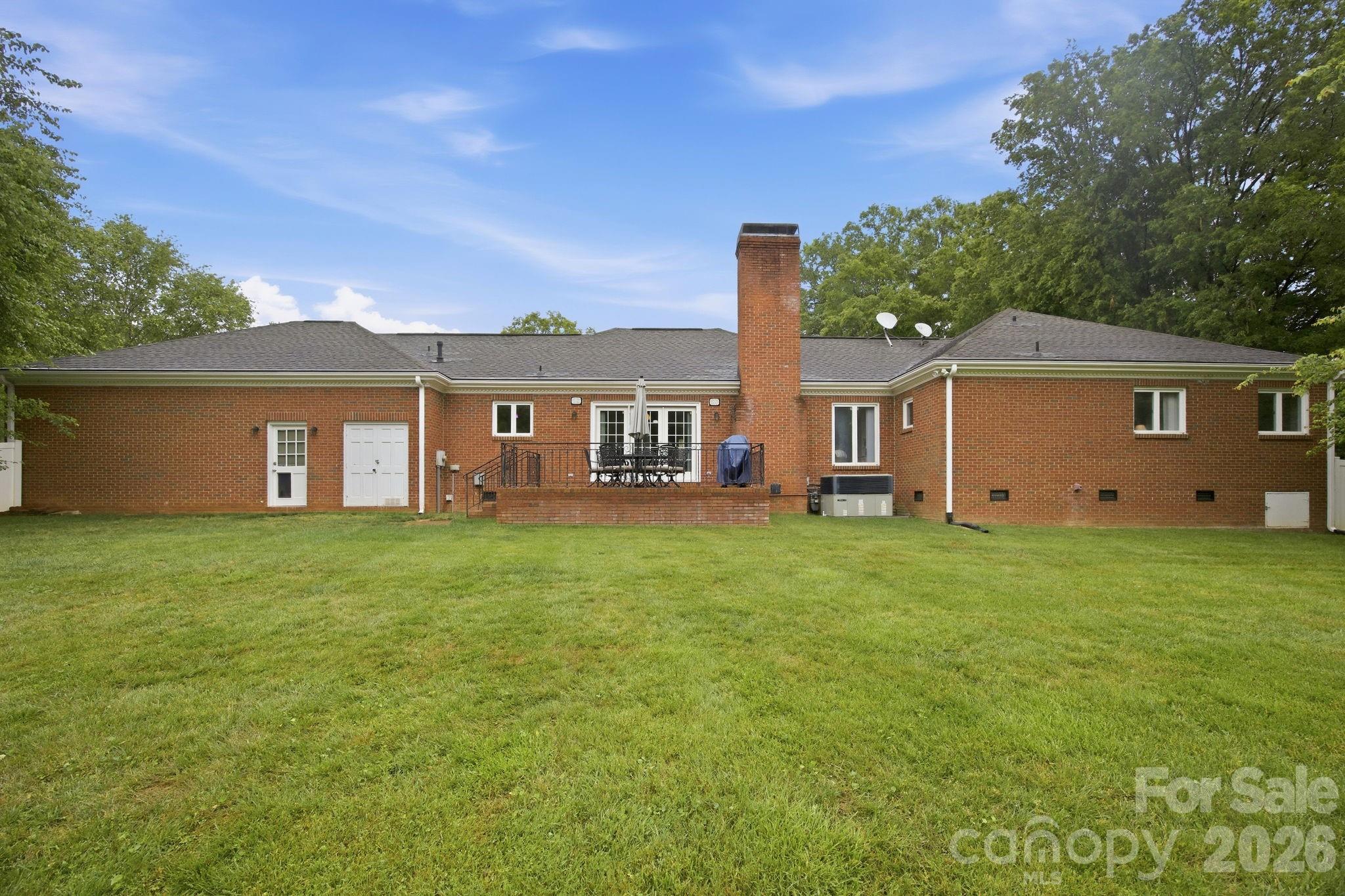 1215 Hillside Drive Property Photo 31