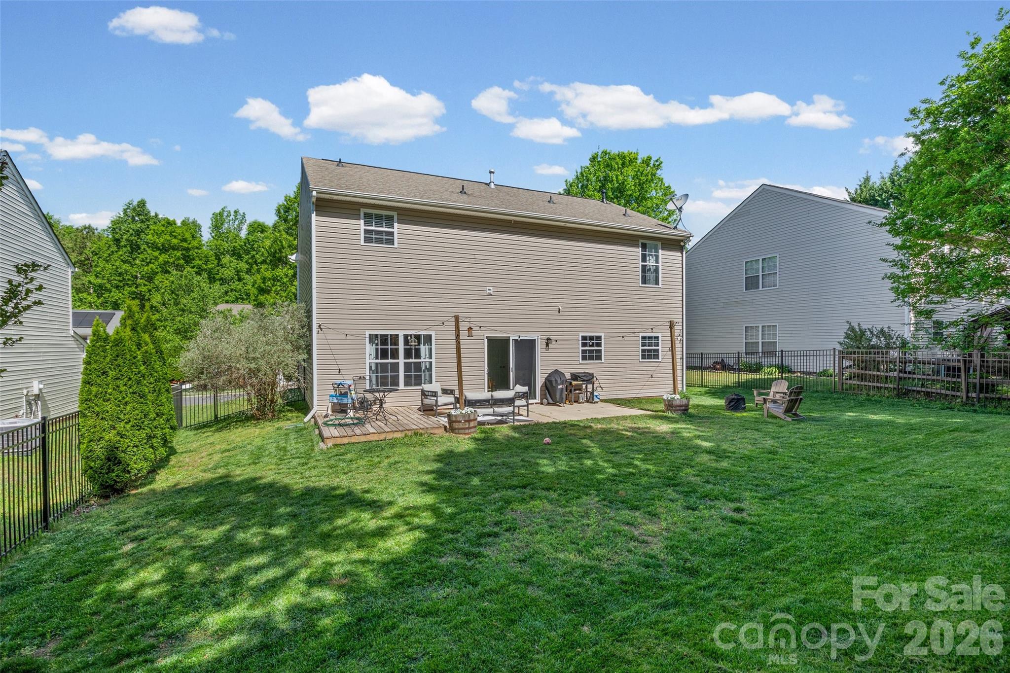 3253 Wicklow Lane Property Photo 5