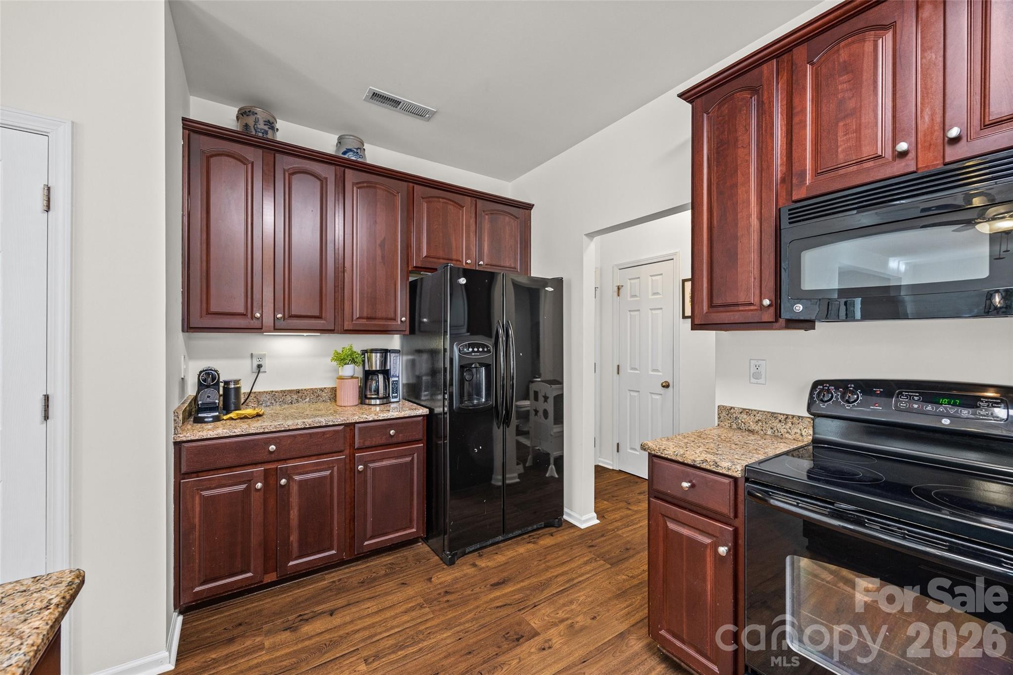 3253 Wicklow Lane Property Photo 17