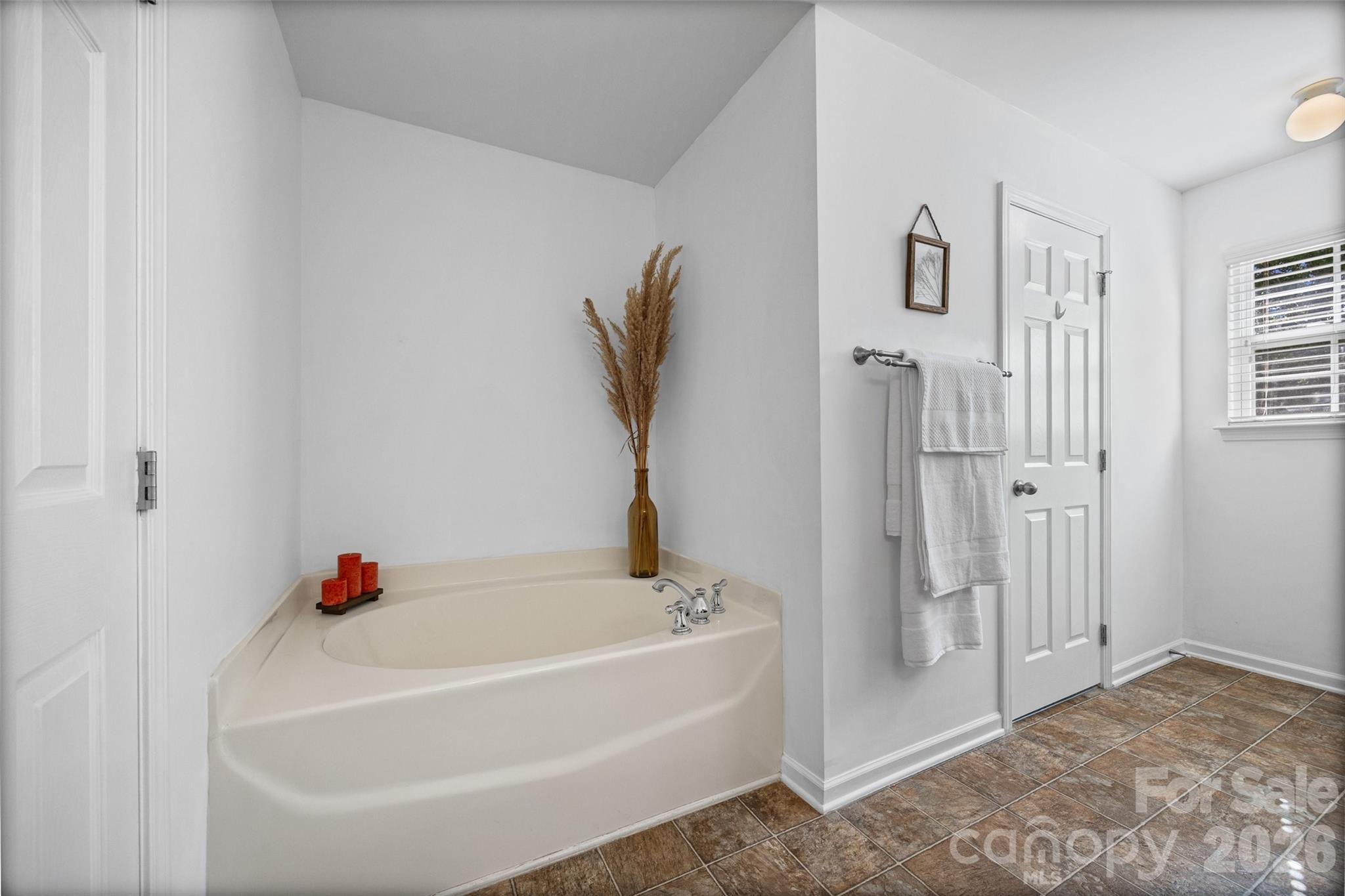 3253 Wicklow Lane Property Photo 21