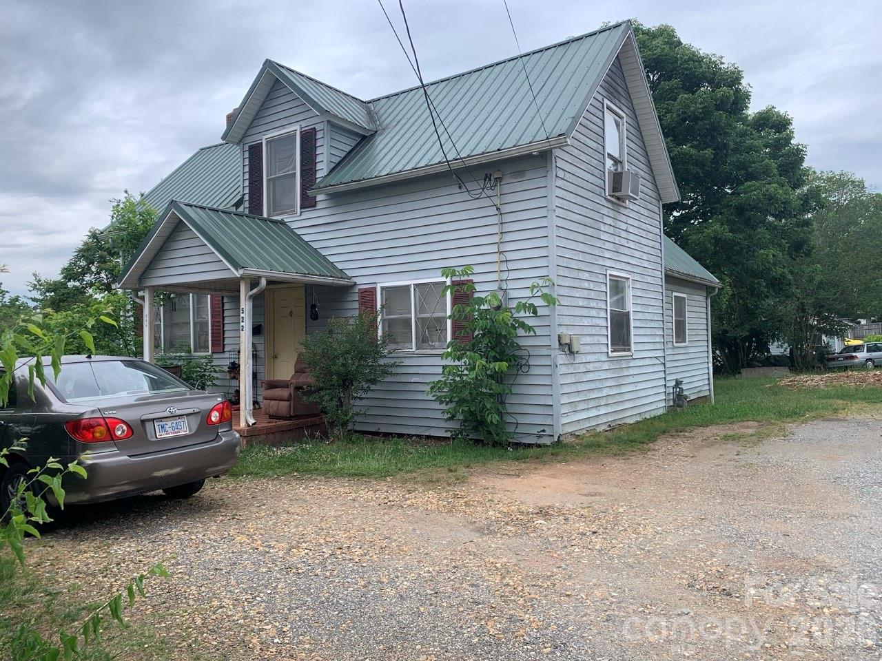 522 W Concord Street Property Photo 1
