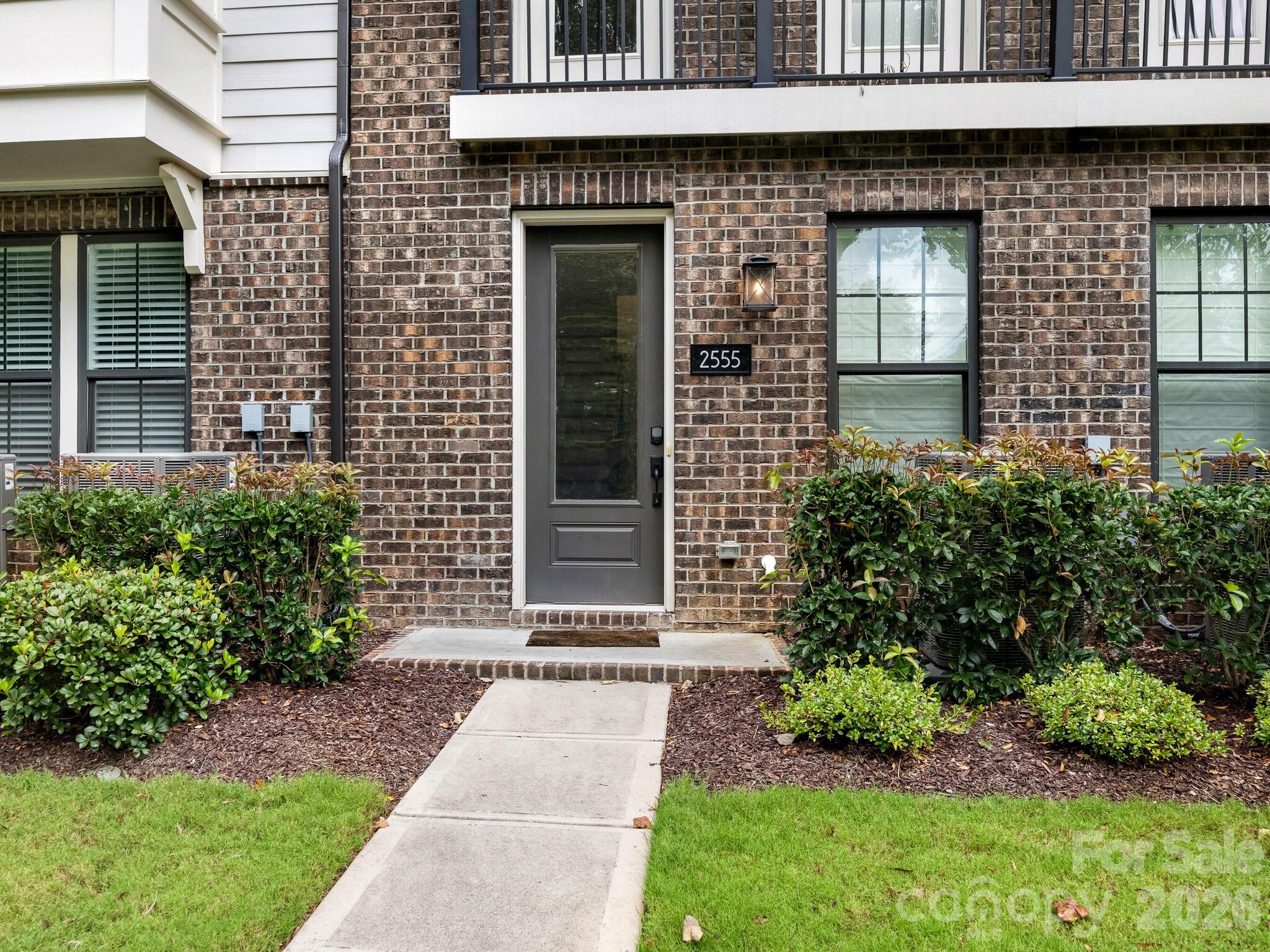 2555 Deacon Avenue Property Photo 2