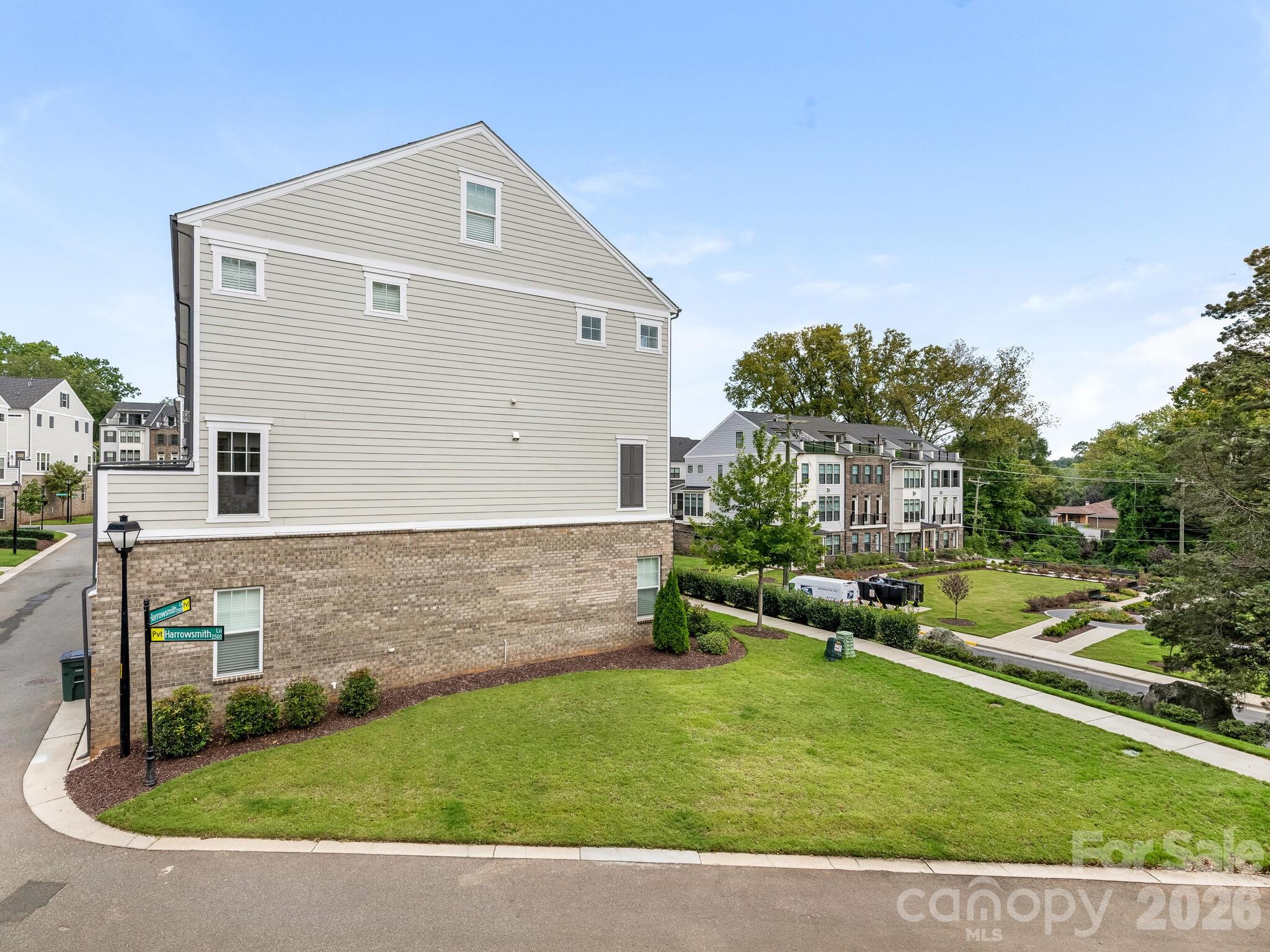 2555 Deacon Avenue Property Photo 32