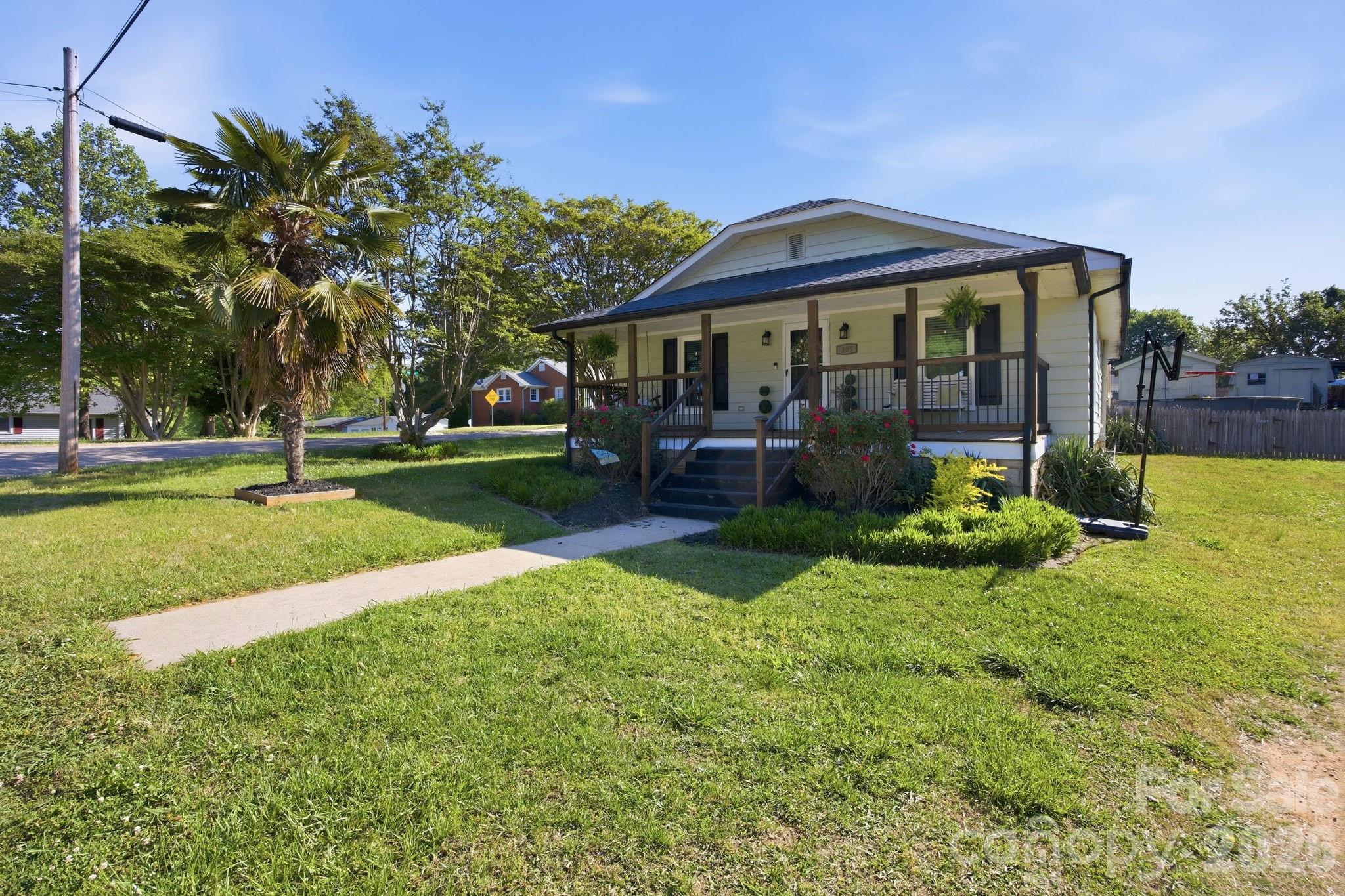 305 Bost Circle Property Photo 3
