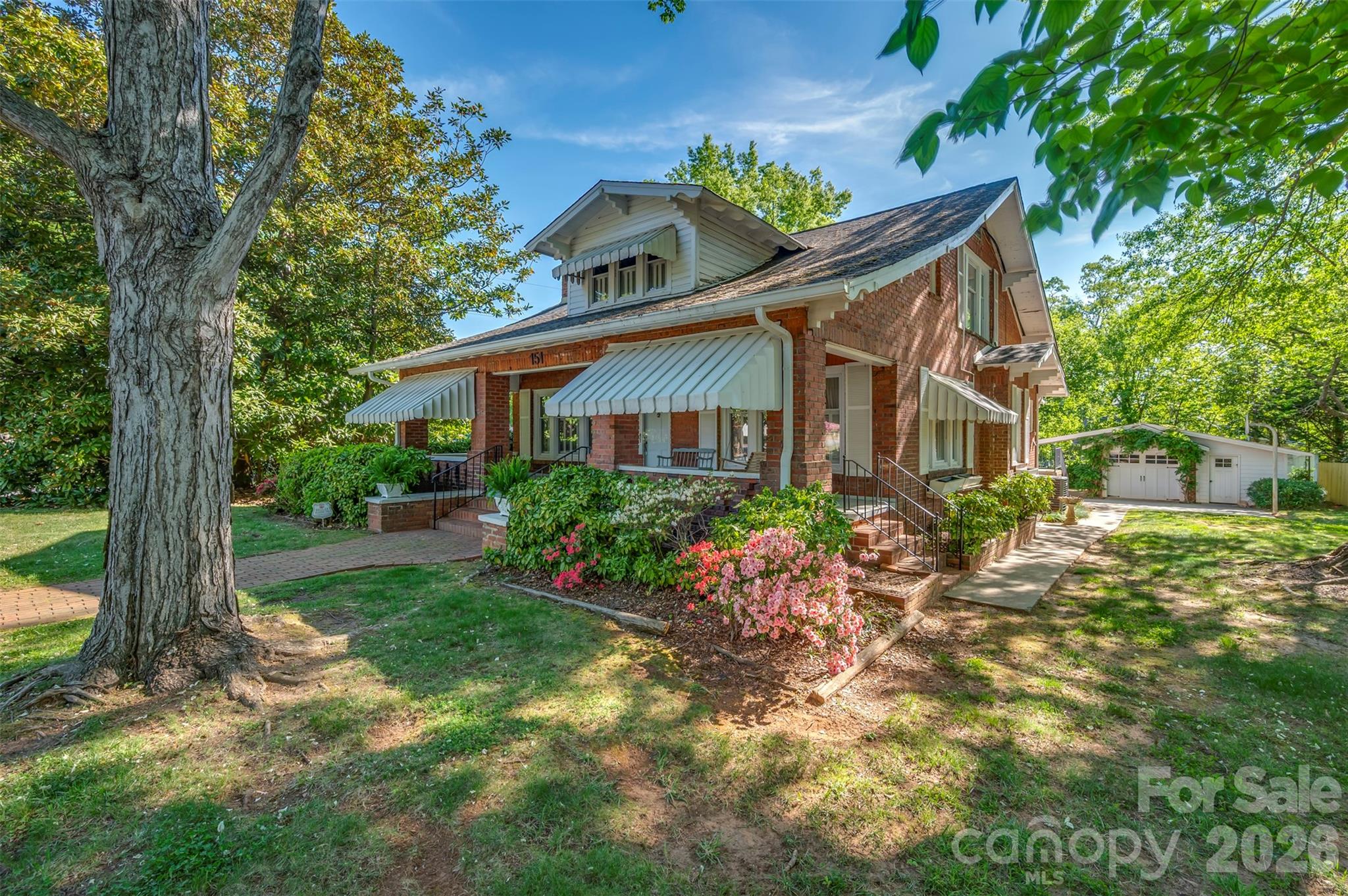 151 S Magnolia Street Property Photo 4