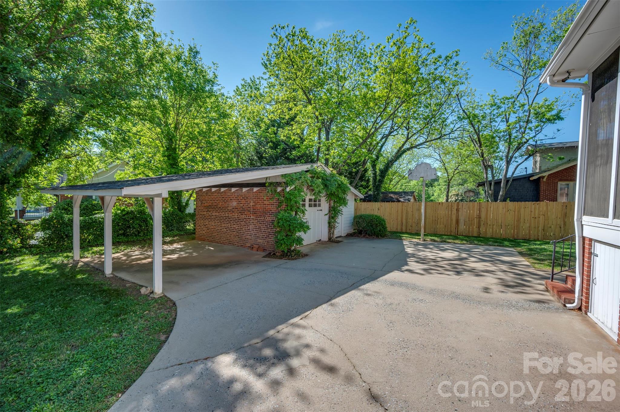 151 S Magnolia Street Property Photo 37