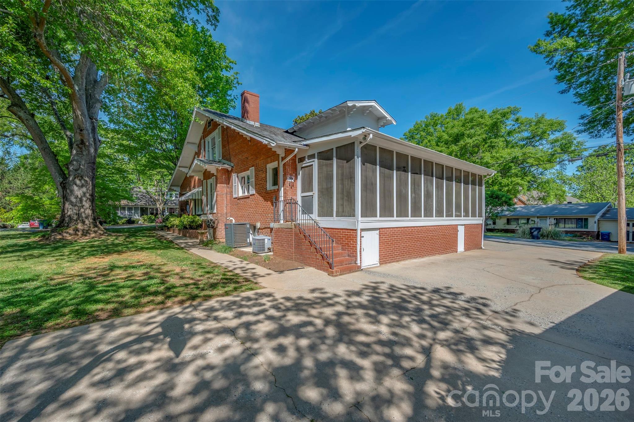 151 S Magnolia Street Property Photo 38