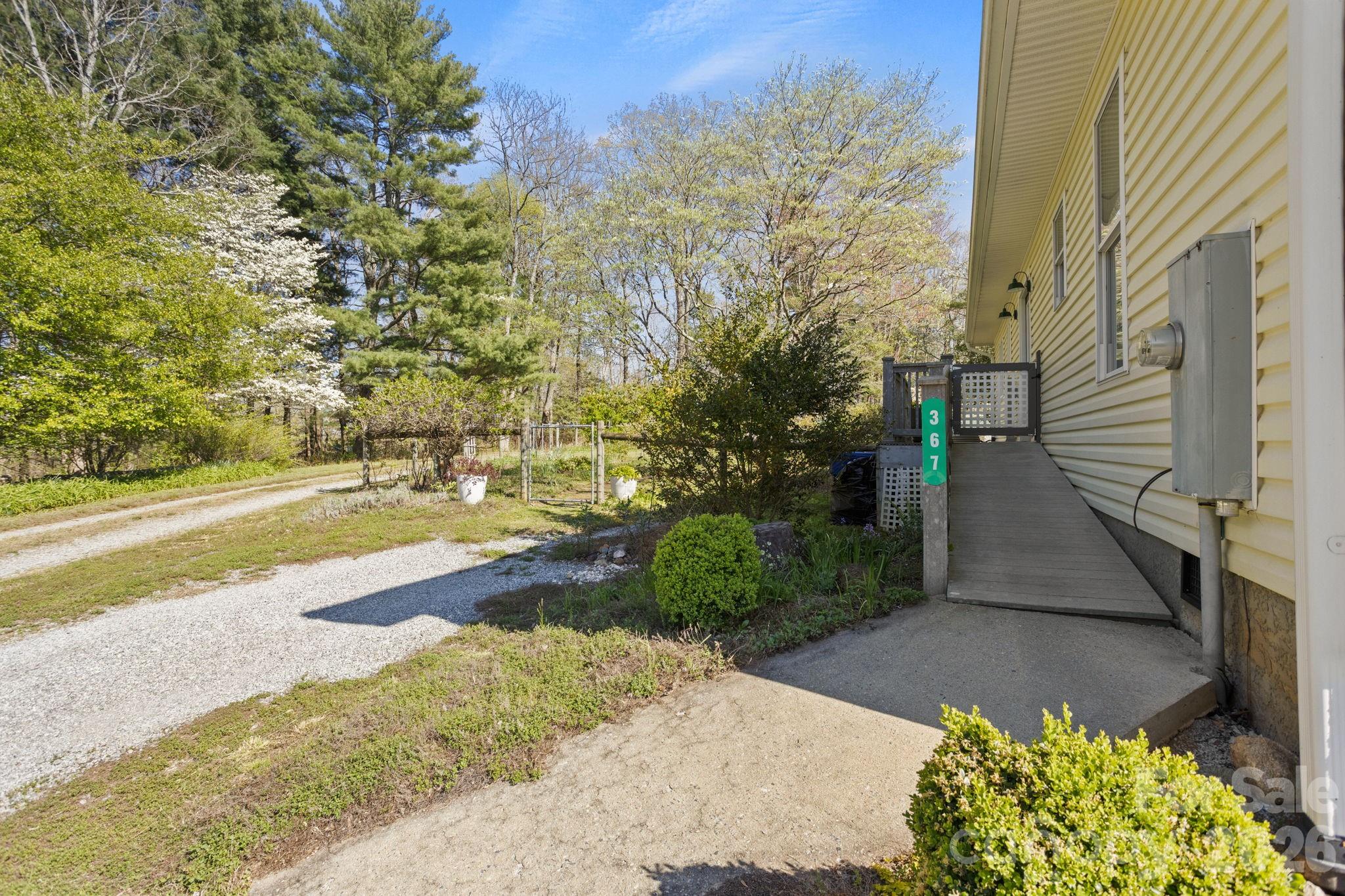 367 Crescent Street Property Photo 28