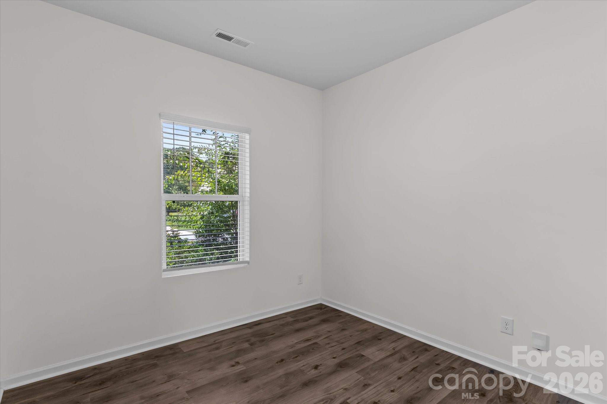 127 Buoy Lane Property Photo 4