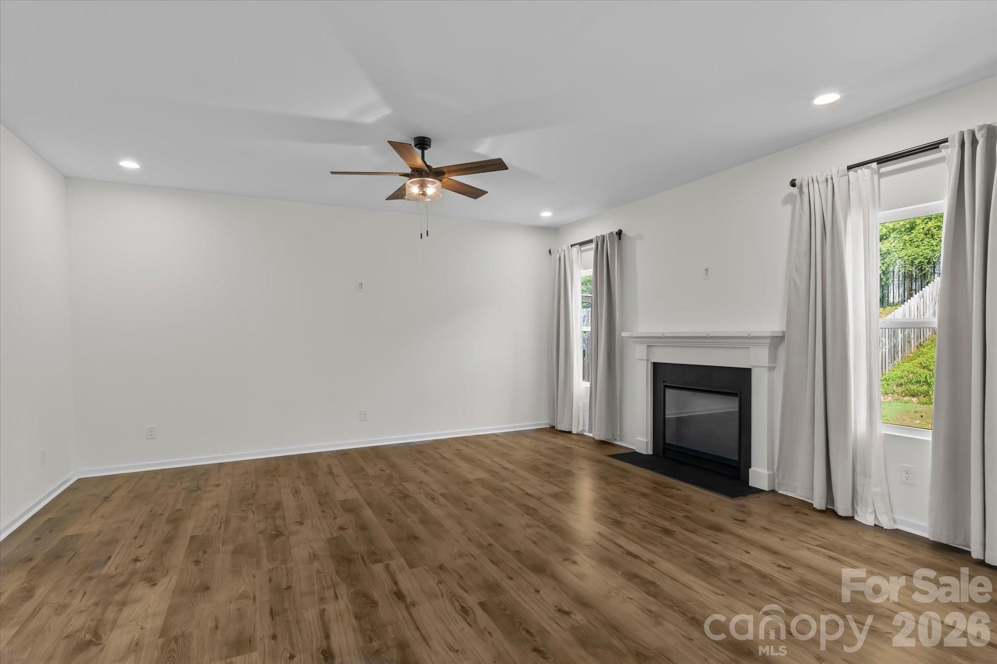 127 Buoy Lane Property Photo 7