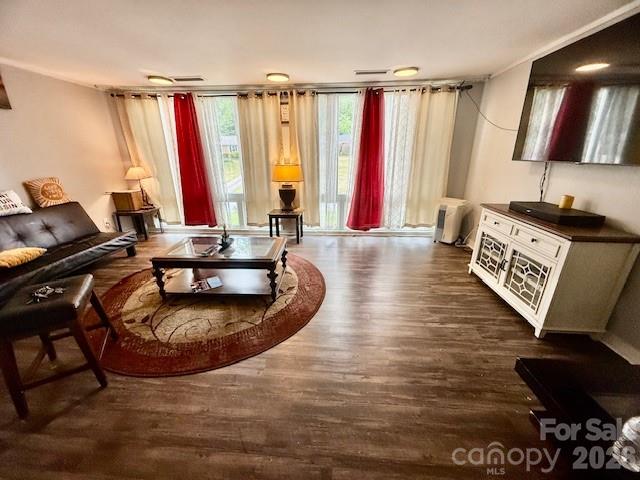 1233 Maxwell Street Property Photo 3