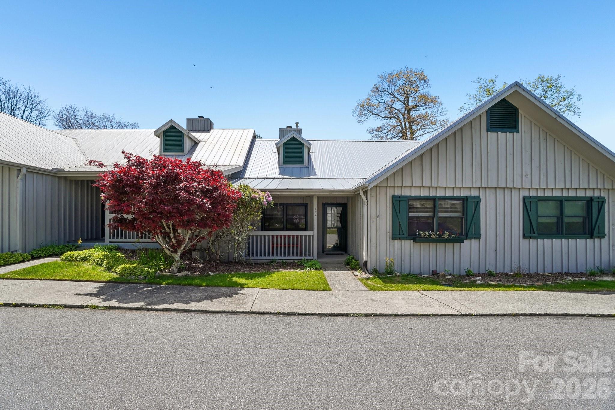 302 Eagles Nest Court Property Photo 3