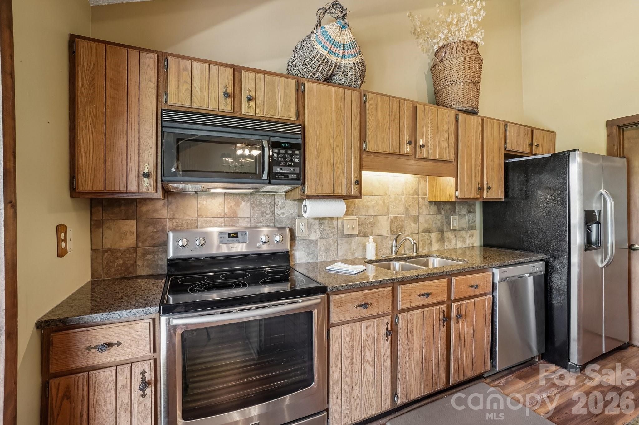 302 Eagles Nest Court Property Photo 10