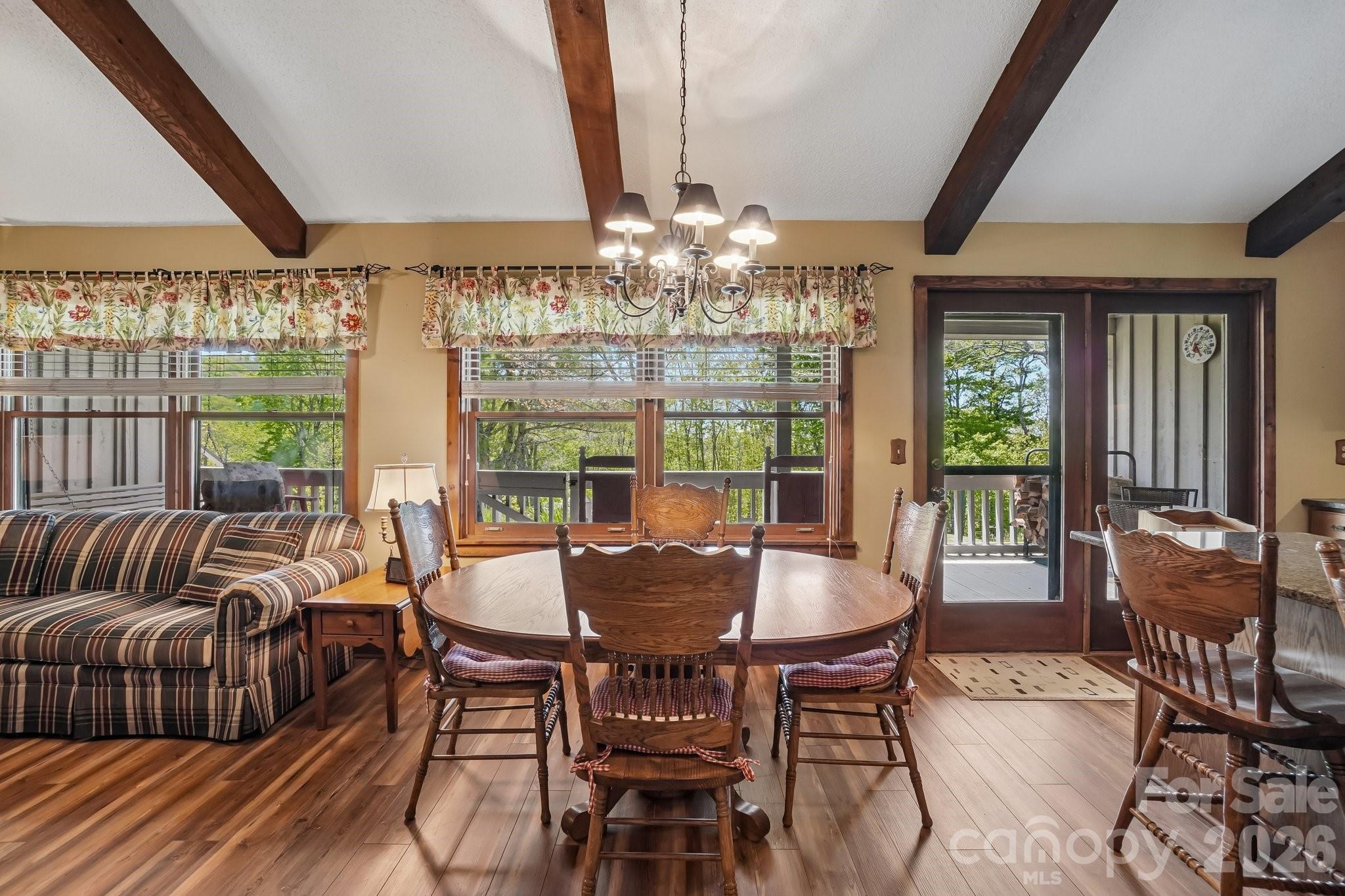 302 Eagles Nest Court Property Photo 11