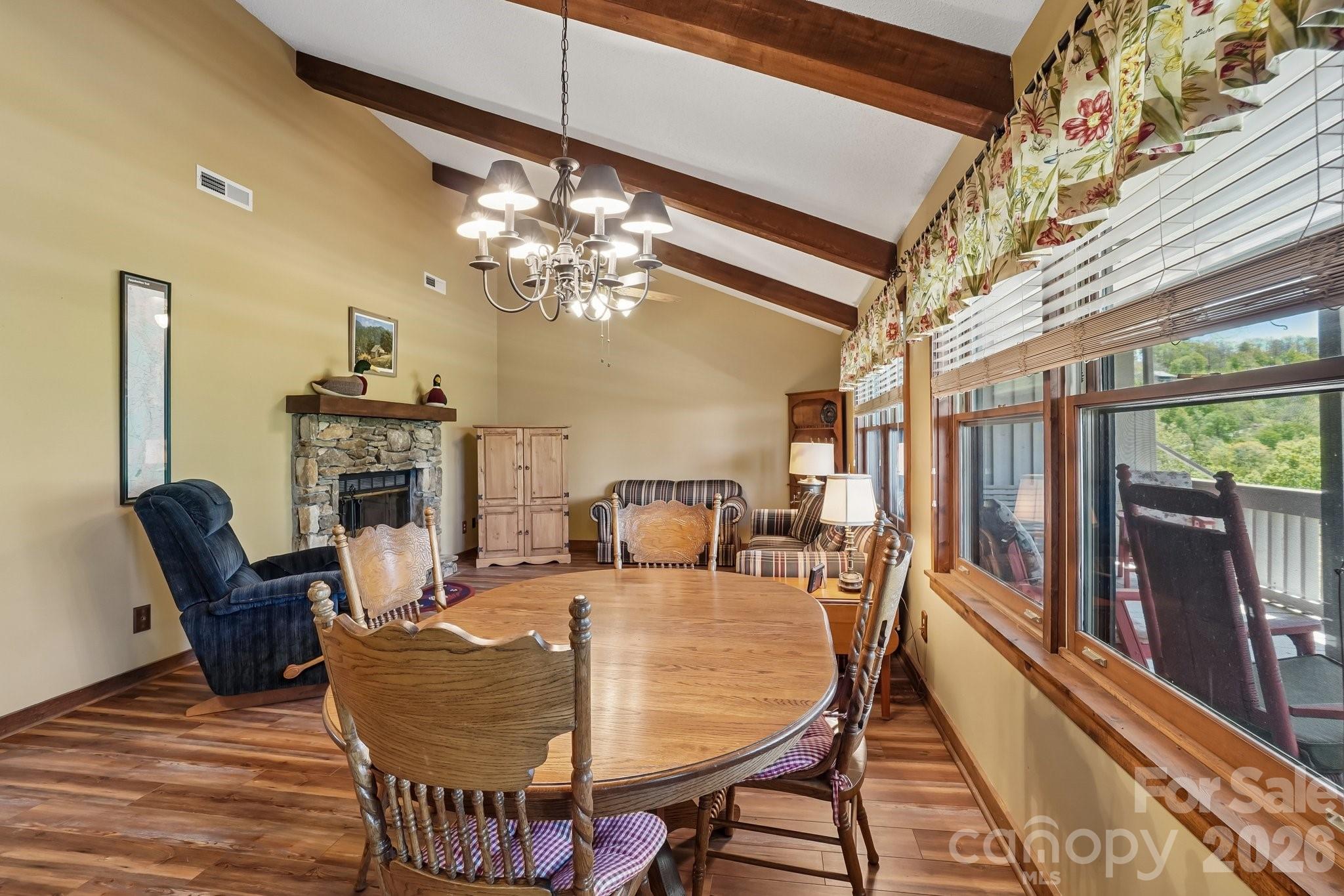 302 Eagles Nest Court Property Photo 12