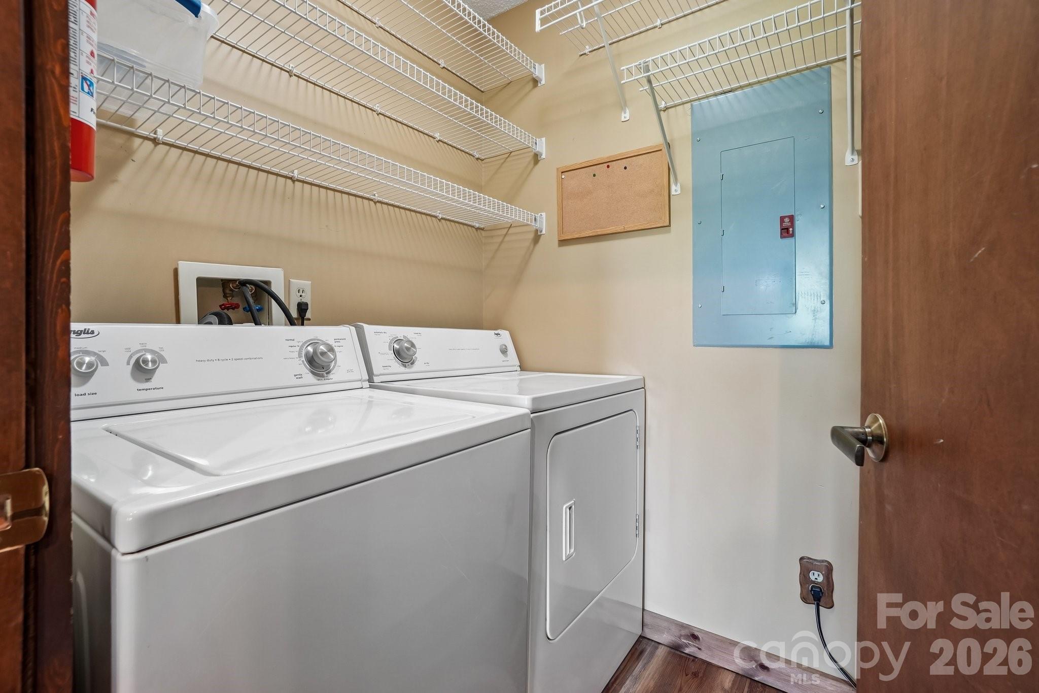 302 Eagles Nest Court Property Photo 19