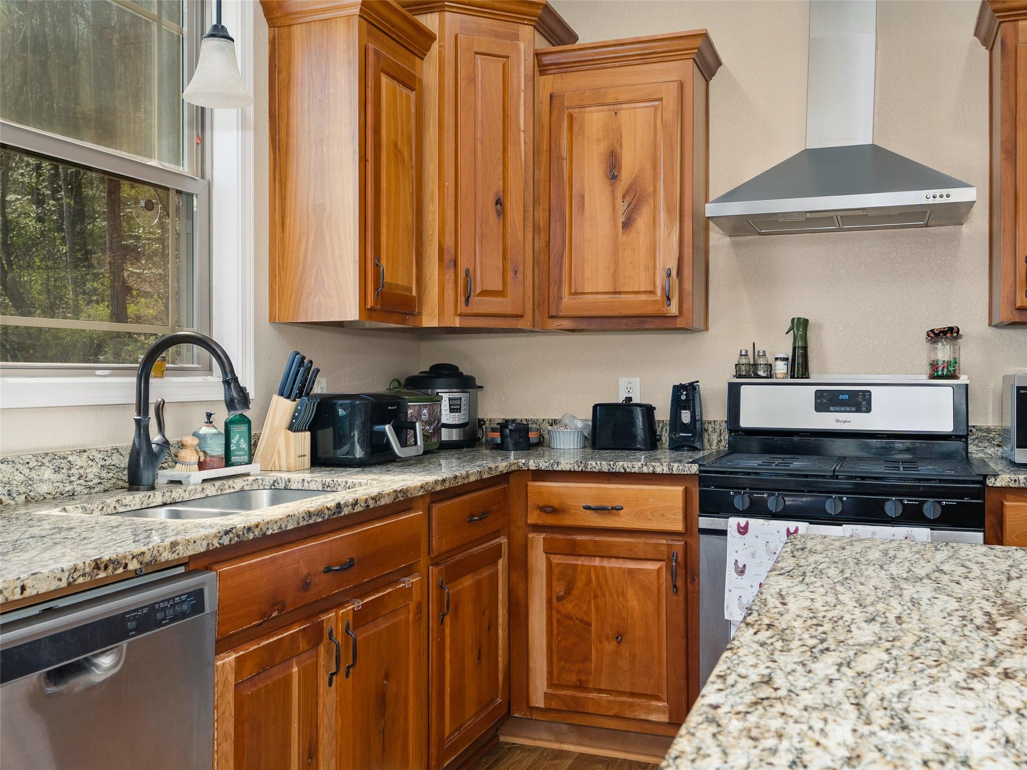 4823 Max Patch Road Property Photo 7