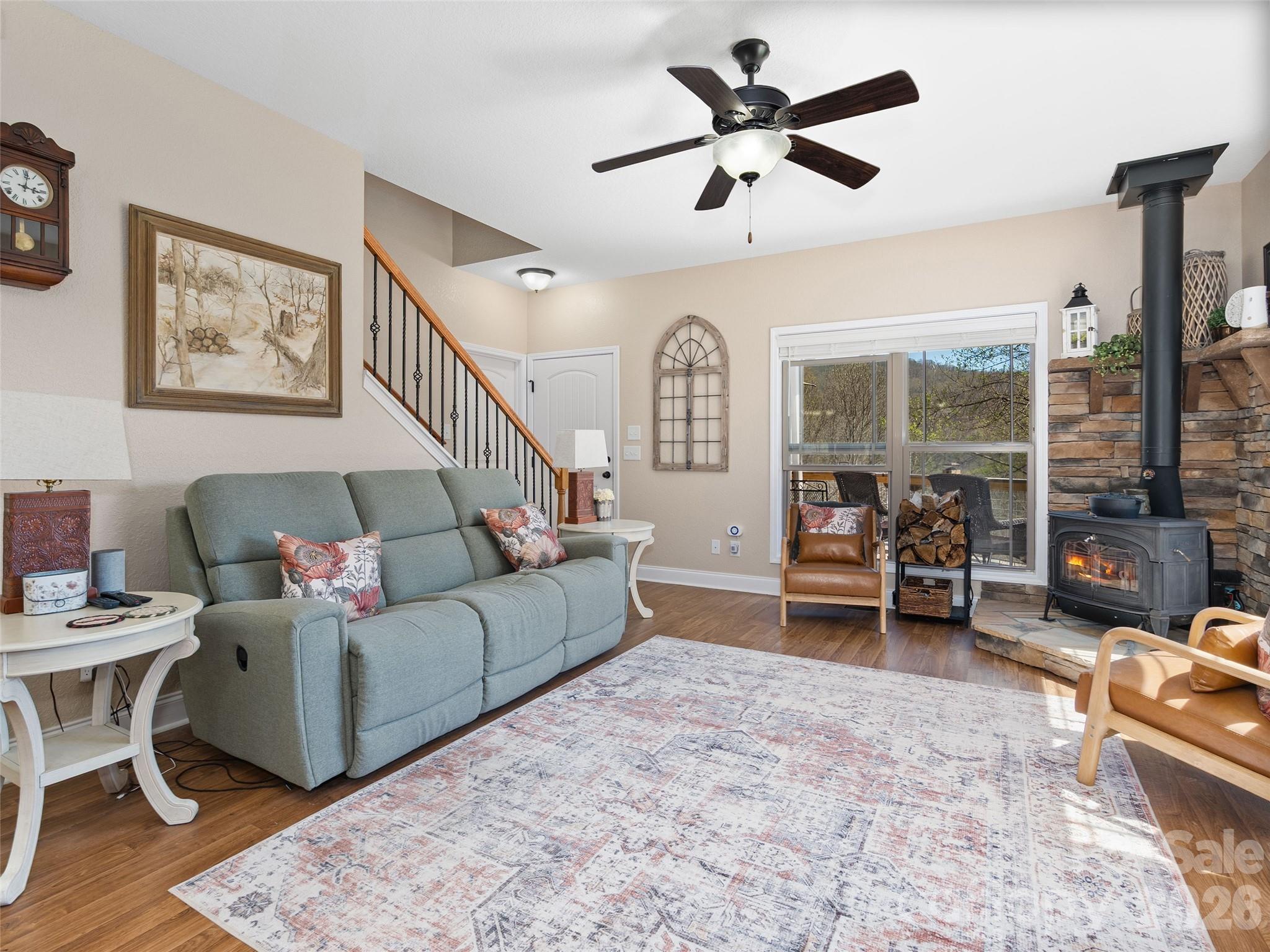 4823 Max Patch Road Property Photo 12