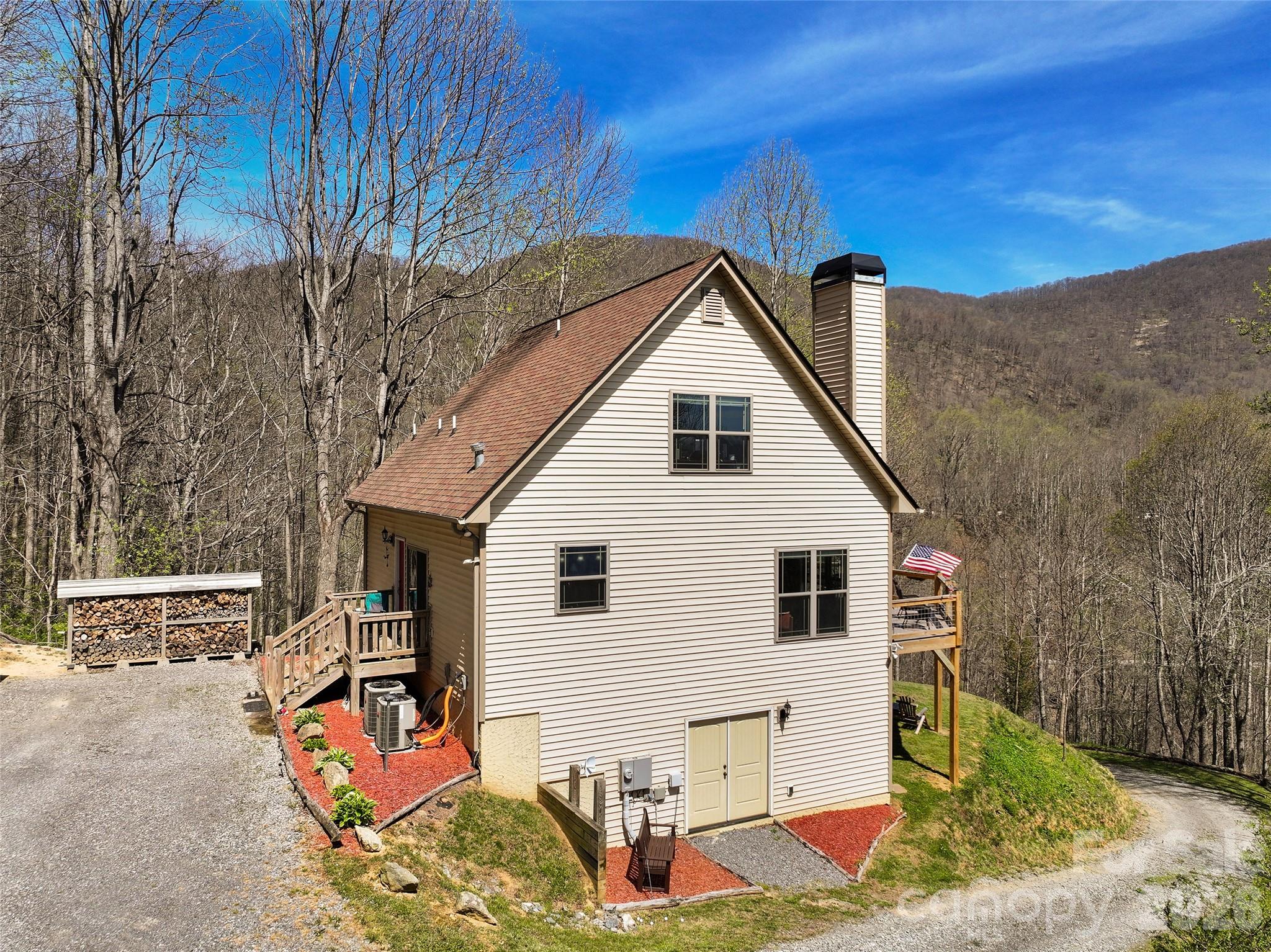 4823 Max Patch Road Property Photo 29
