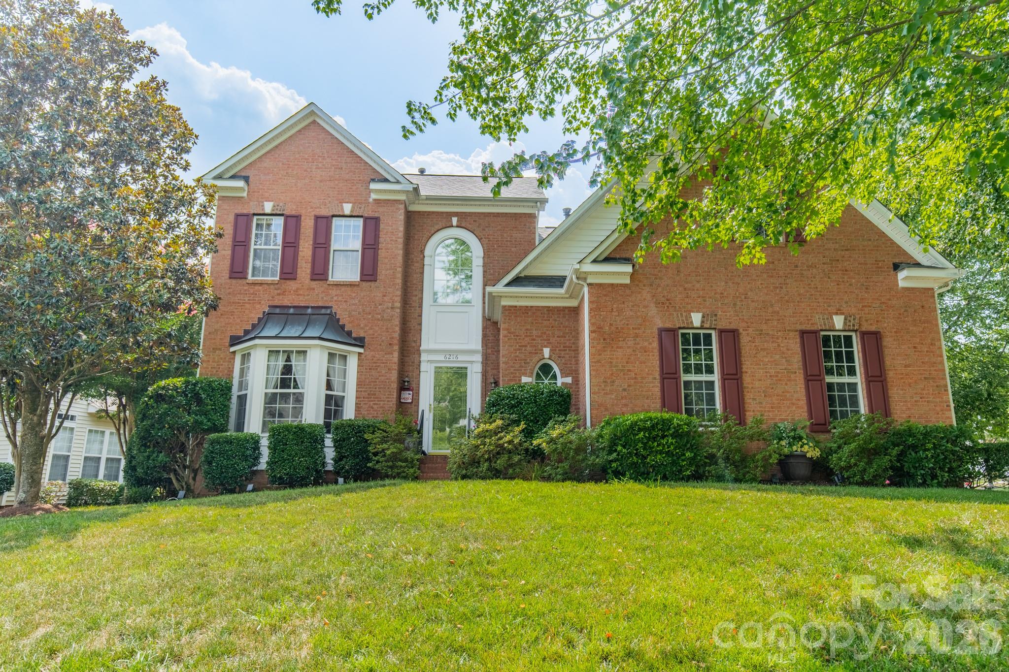 6216 Creek Breeze Road Property Photo 1