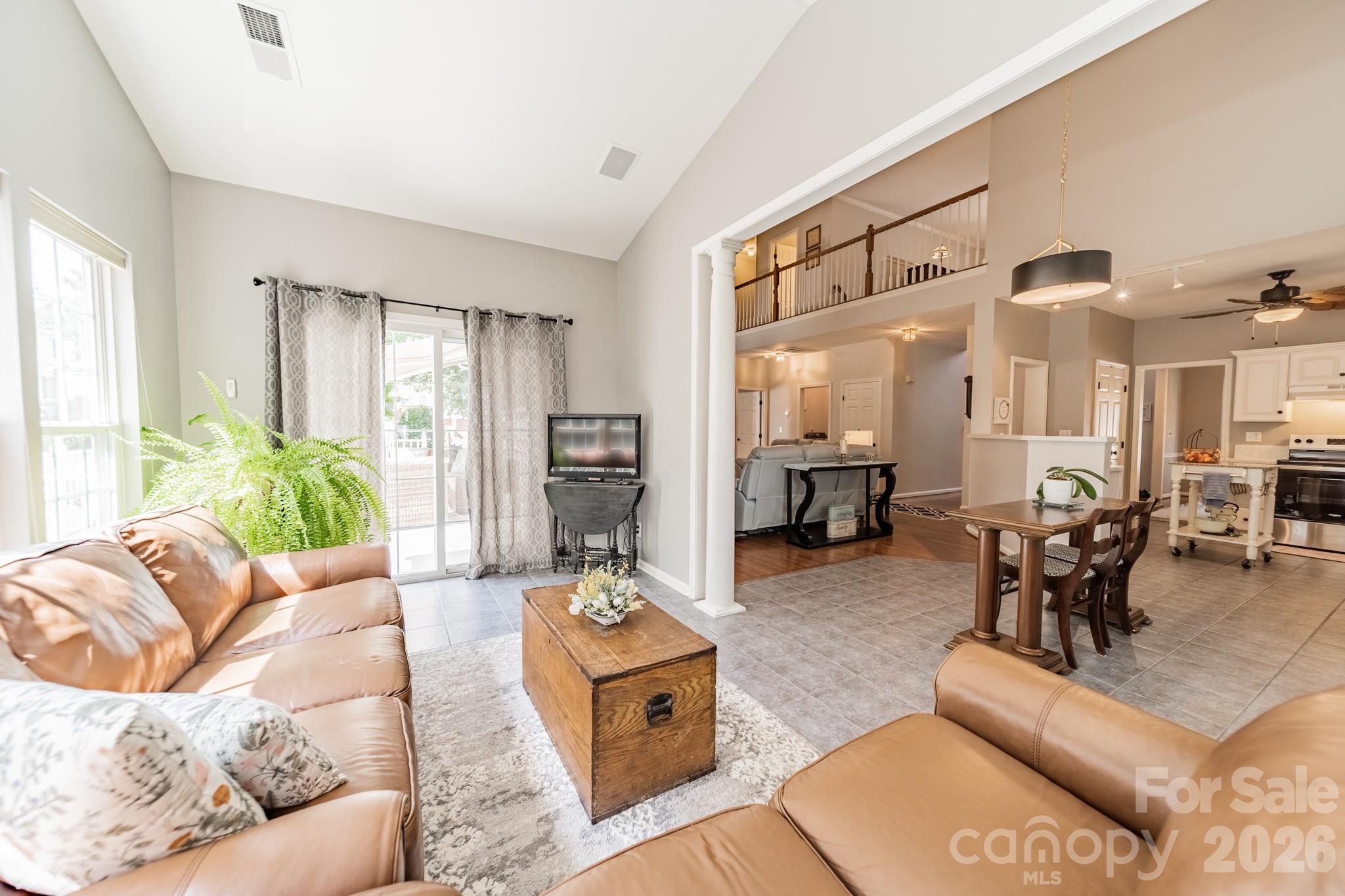 6216 Creek Breeze Road Property Photo 4