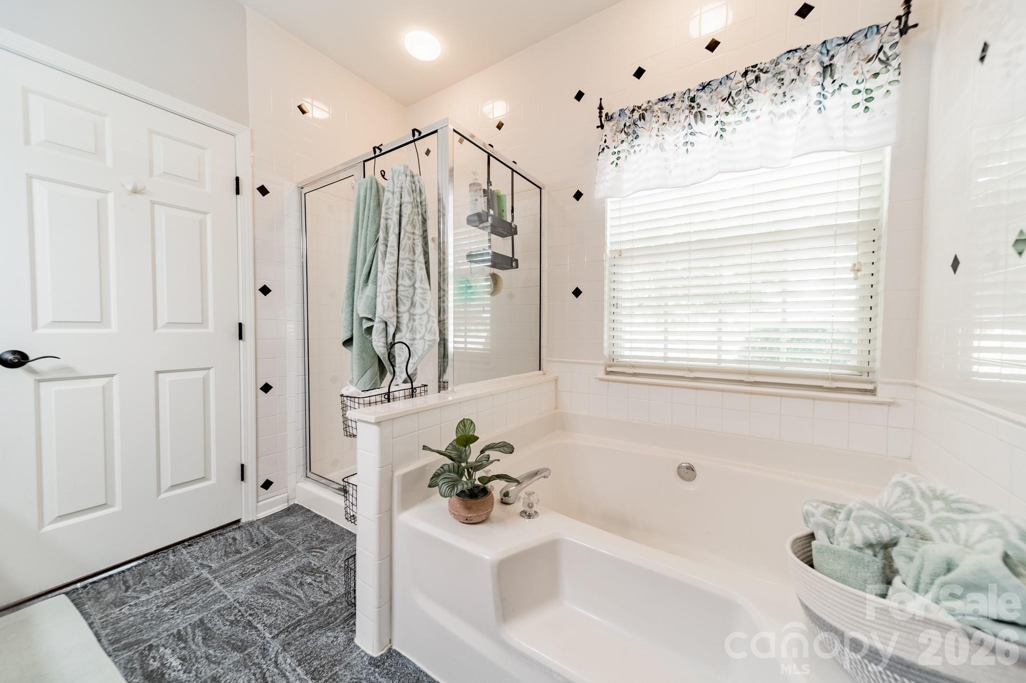 6216 Creek Breeze Road Property Photo 15