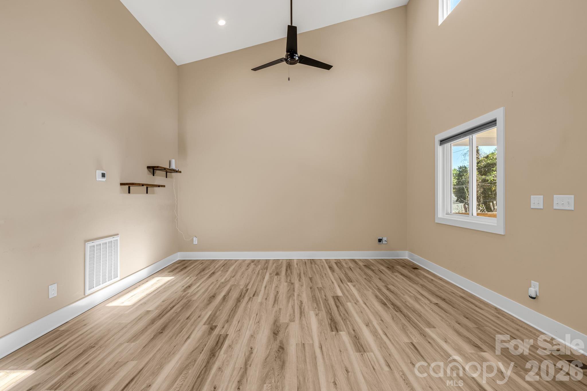 207 Hanover Street Property Photo 8