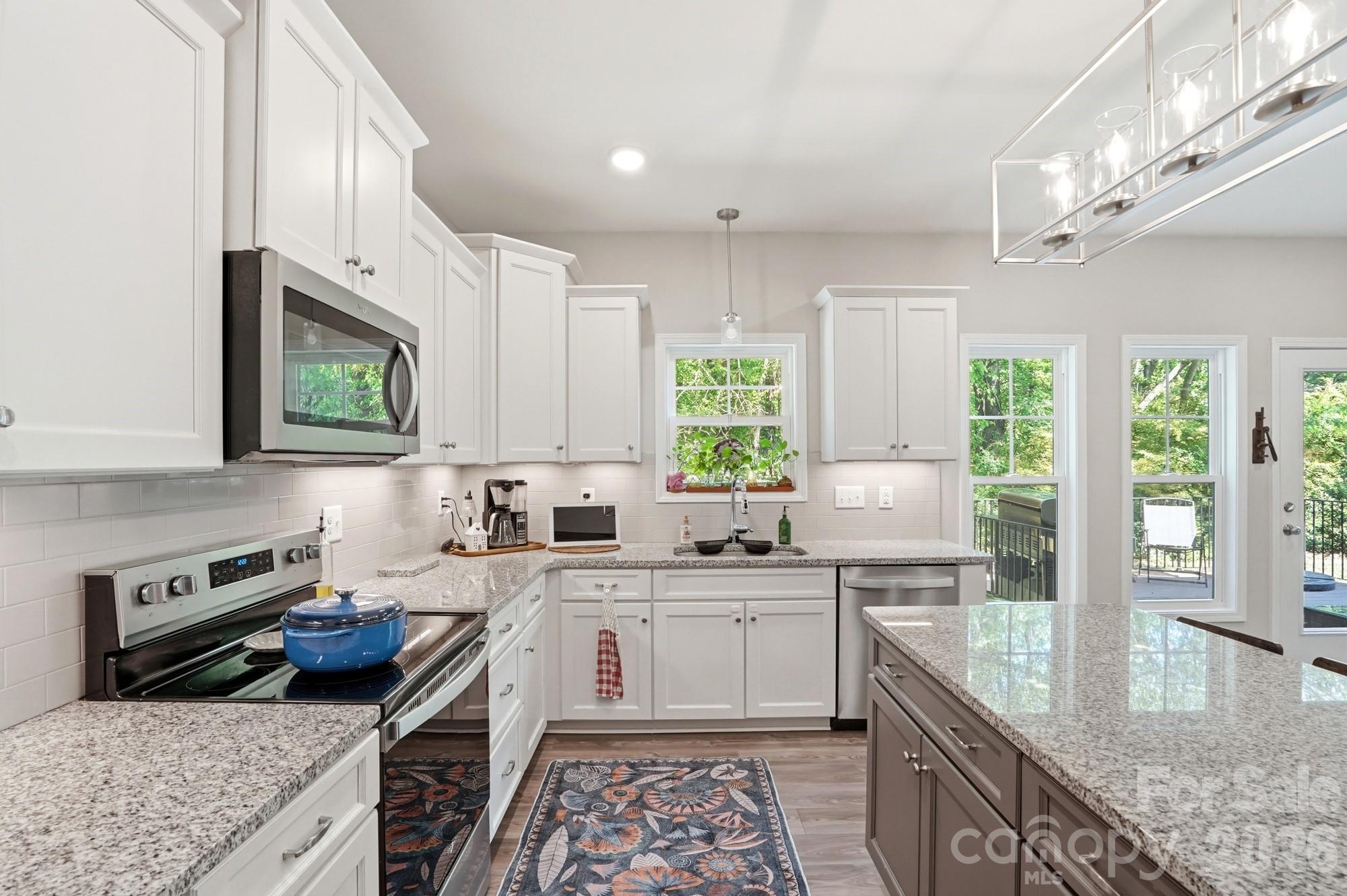2910 Plum Thicket Court Property Photo 5