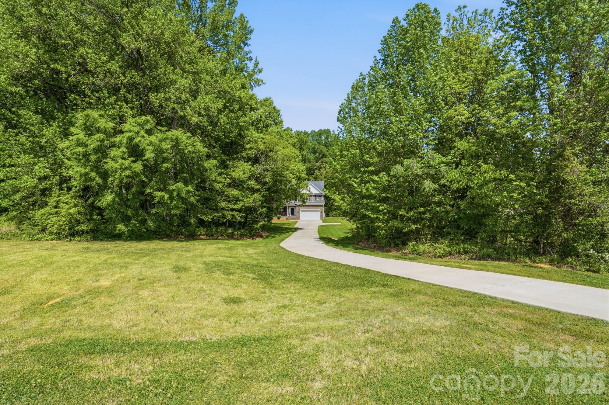2910 Plum Thicket Court Property Photo 9
